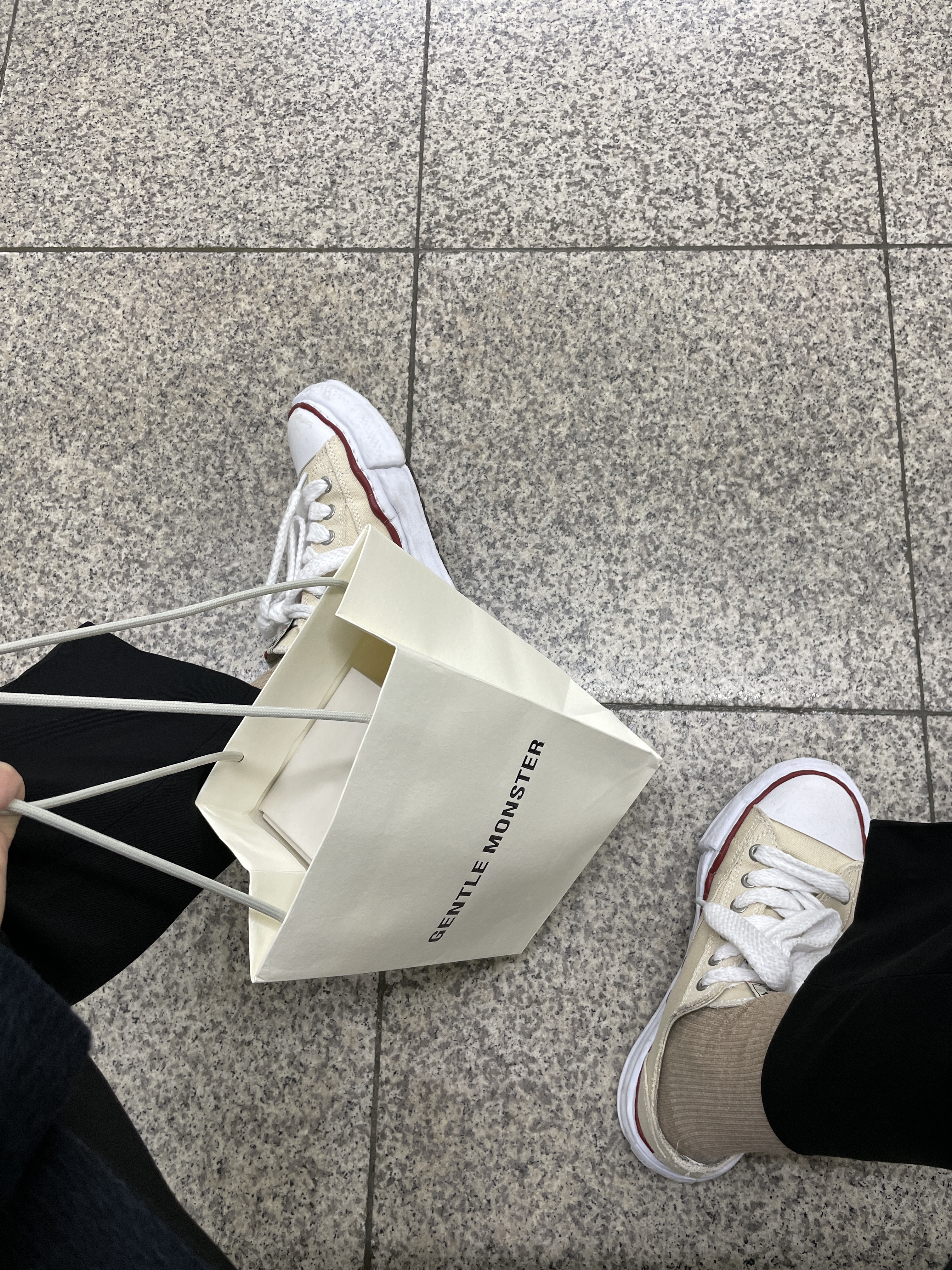Maison Mihara Yasuhiro Peterson OG Sole Canvas Low-top Sneakers Natural 착용 스타일 - 2