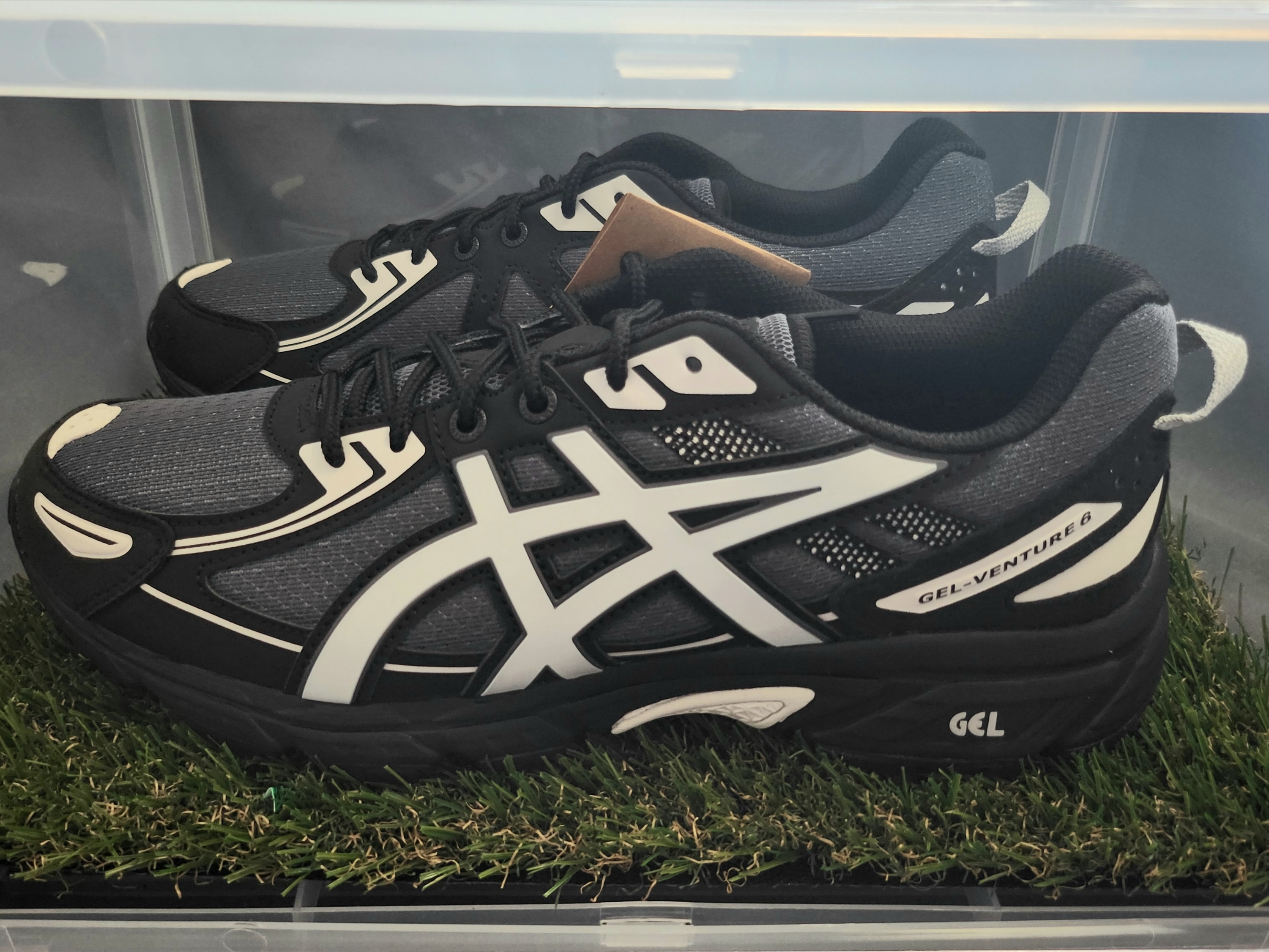 Asics Gel-Venture 6 Carrier Grey, Asics Gel-Venture 6 SPS Glacier Grey 착용 스타일 - 1