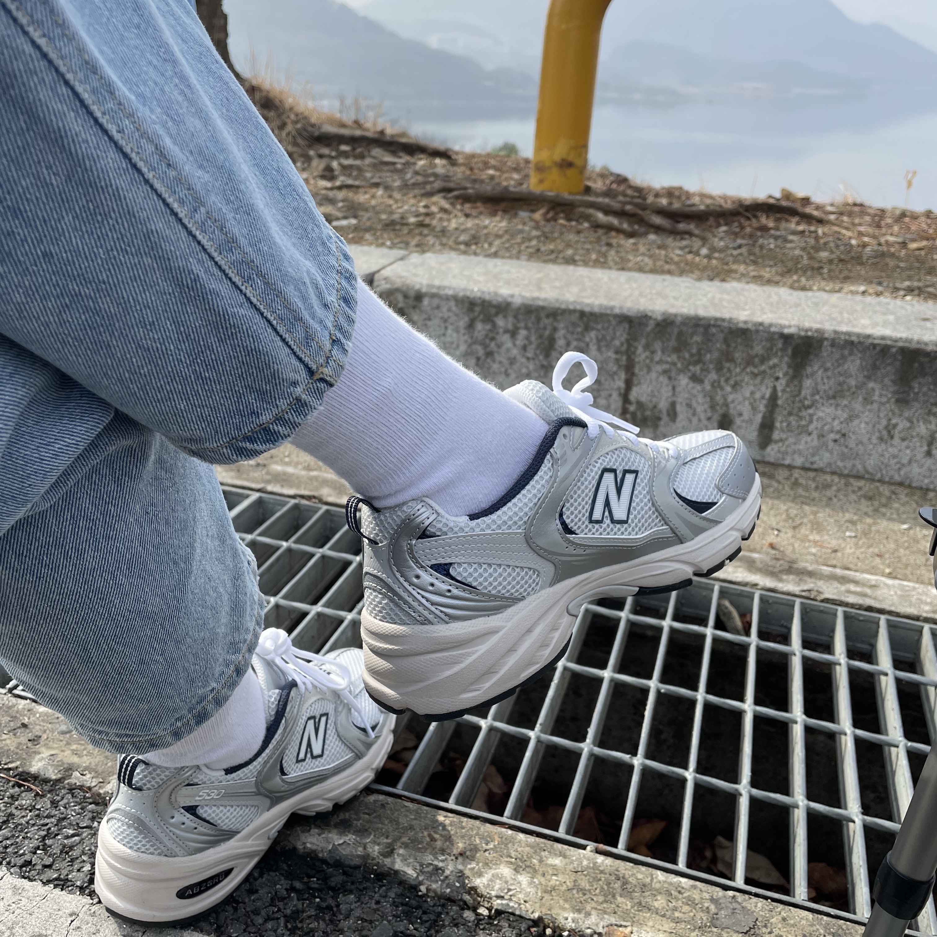 New Balance 530 Steel Grey 착용 스타일
