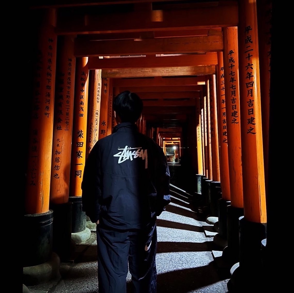 Nike x Stussy Windrunner Jacket Off Noir, Nike x Stussy Beach Pants Off Noir 착용 스타일