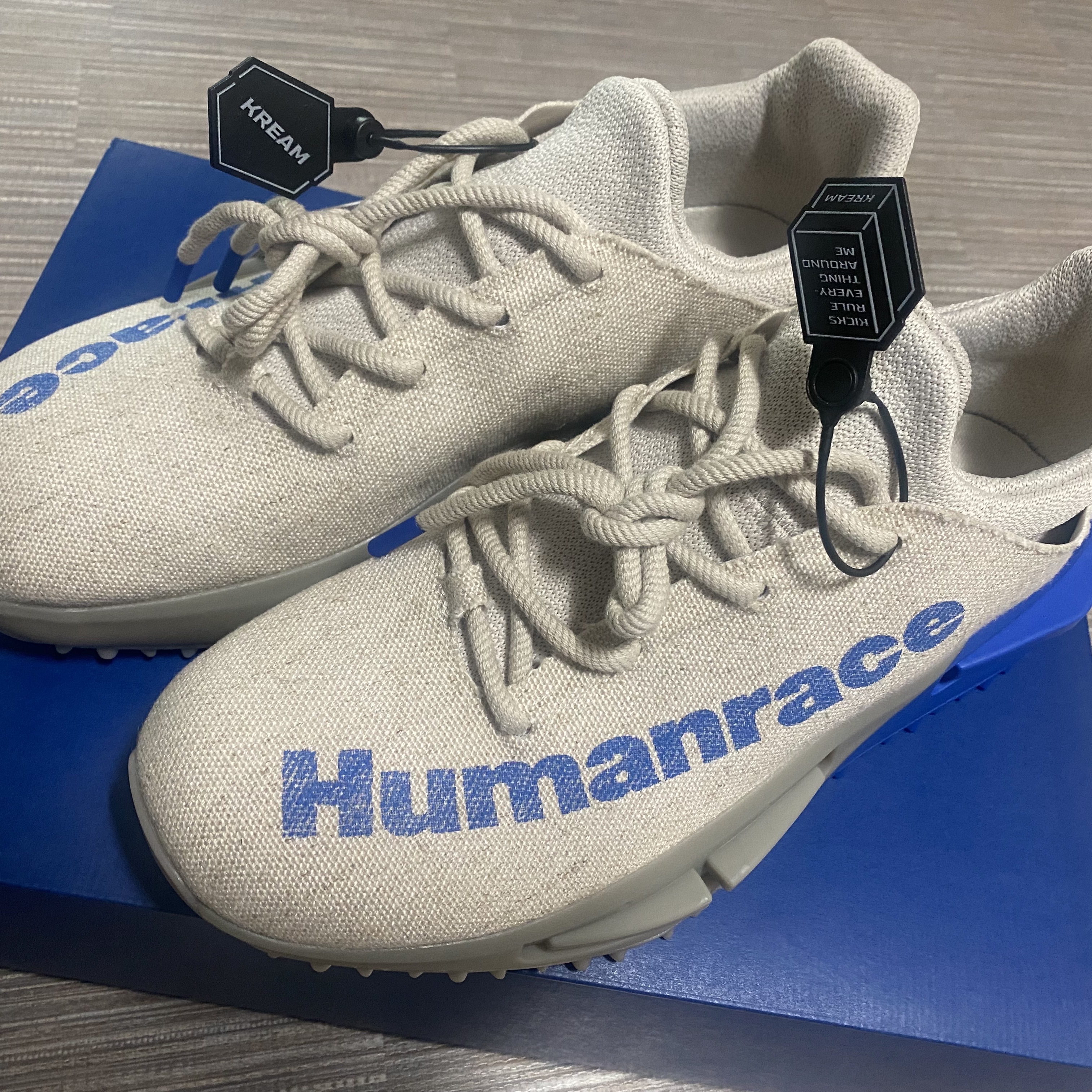 Adidas x Pharrell Williams Humanrace NMD S1 Mahbs Light Brown Bold Blue 착용 스타일