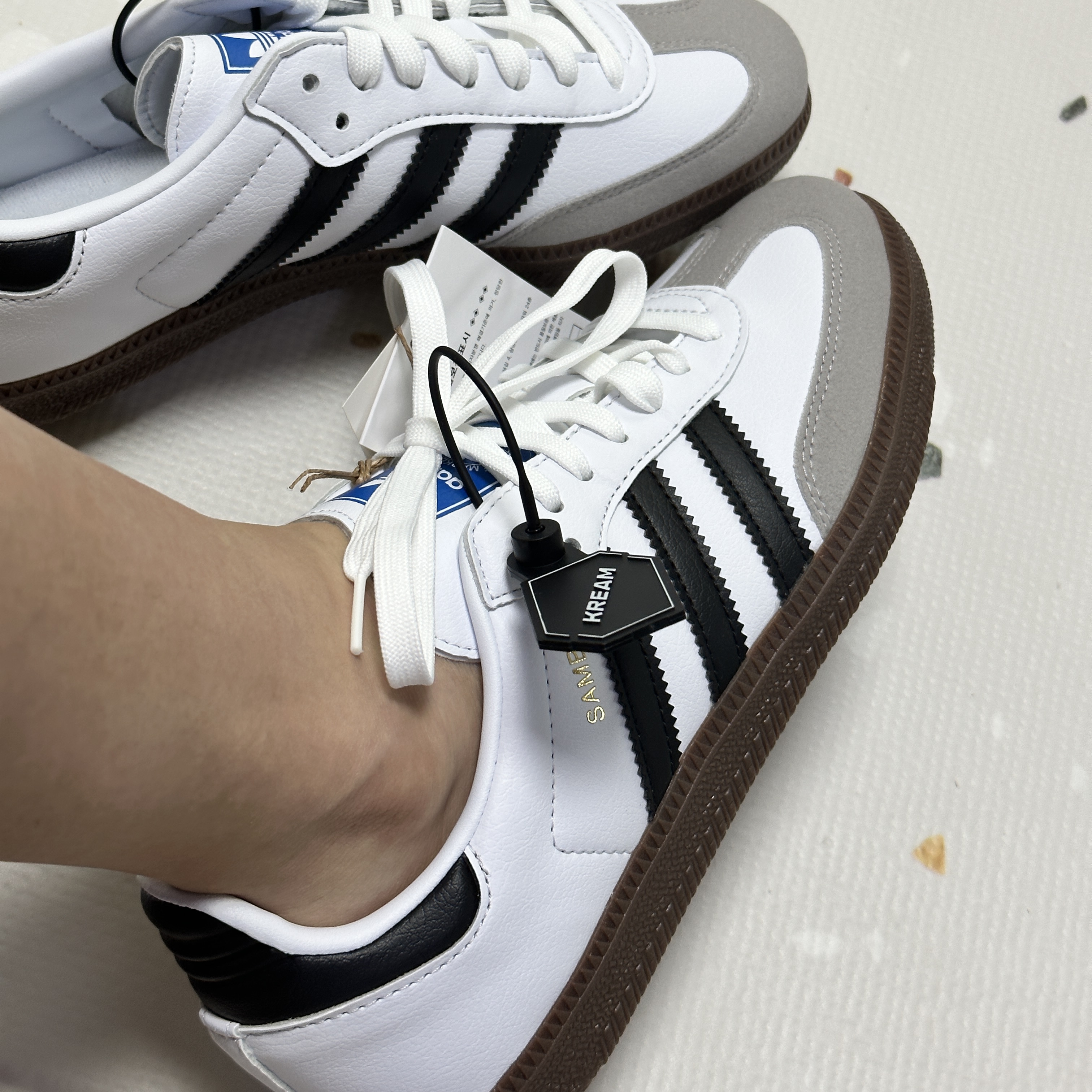 Adidas Samba Vegan White Black 착용 스타일