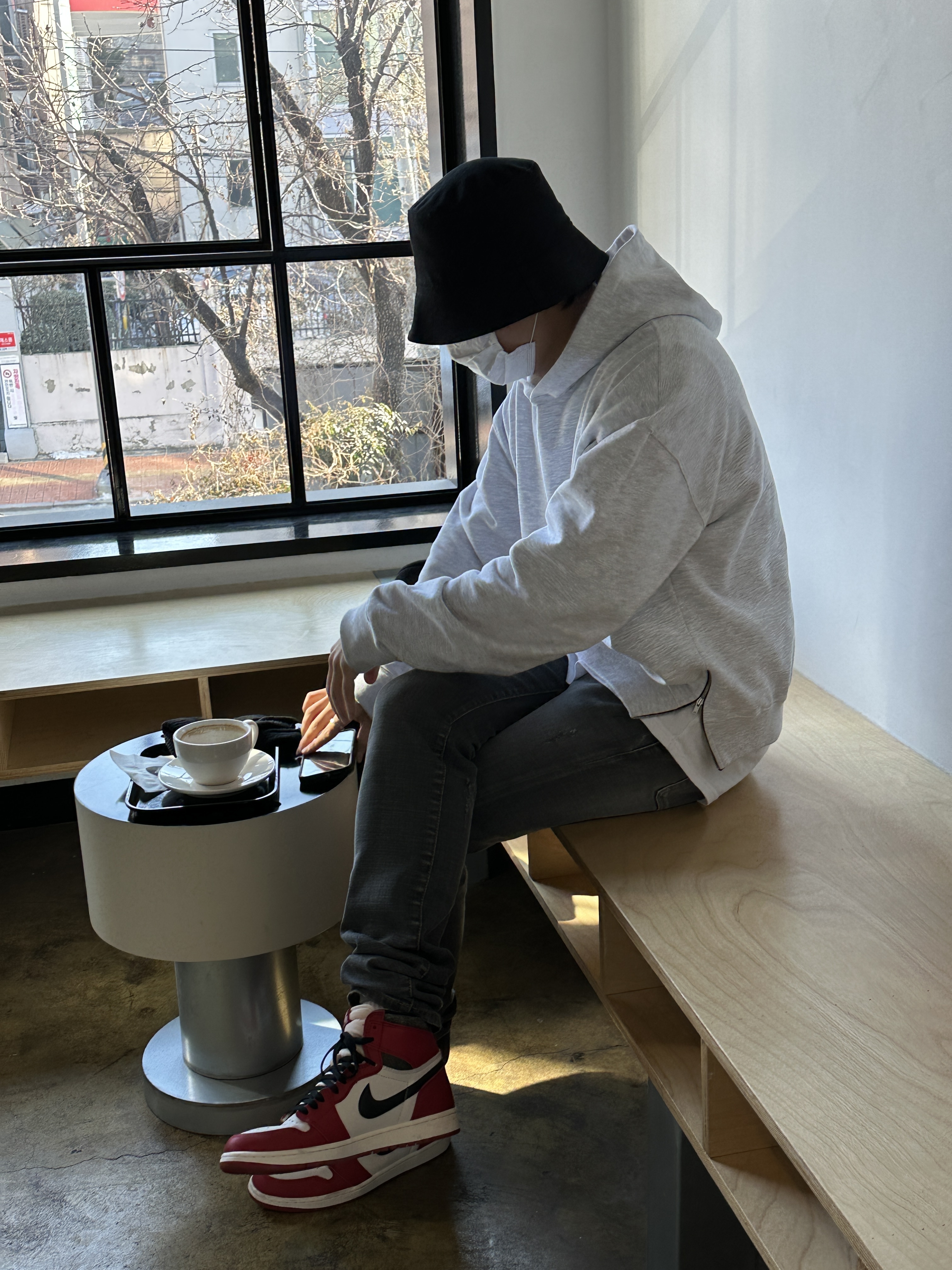 Jordan 1 Retro High OG Chicago 2022, Undermycar Legion.03 Slim Fit Blue Stitch Washed Jeans Washed Gray 착용 스타일