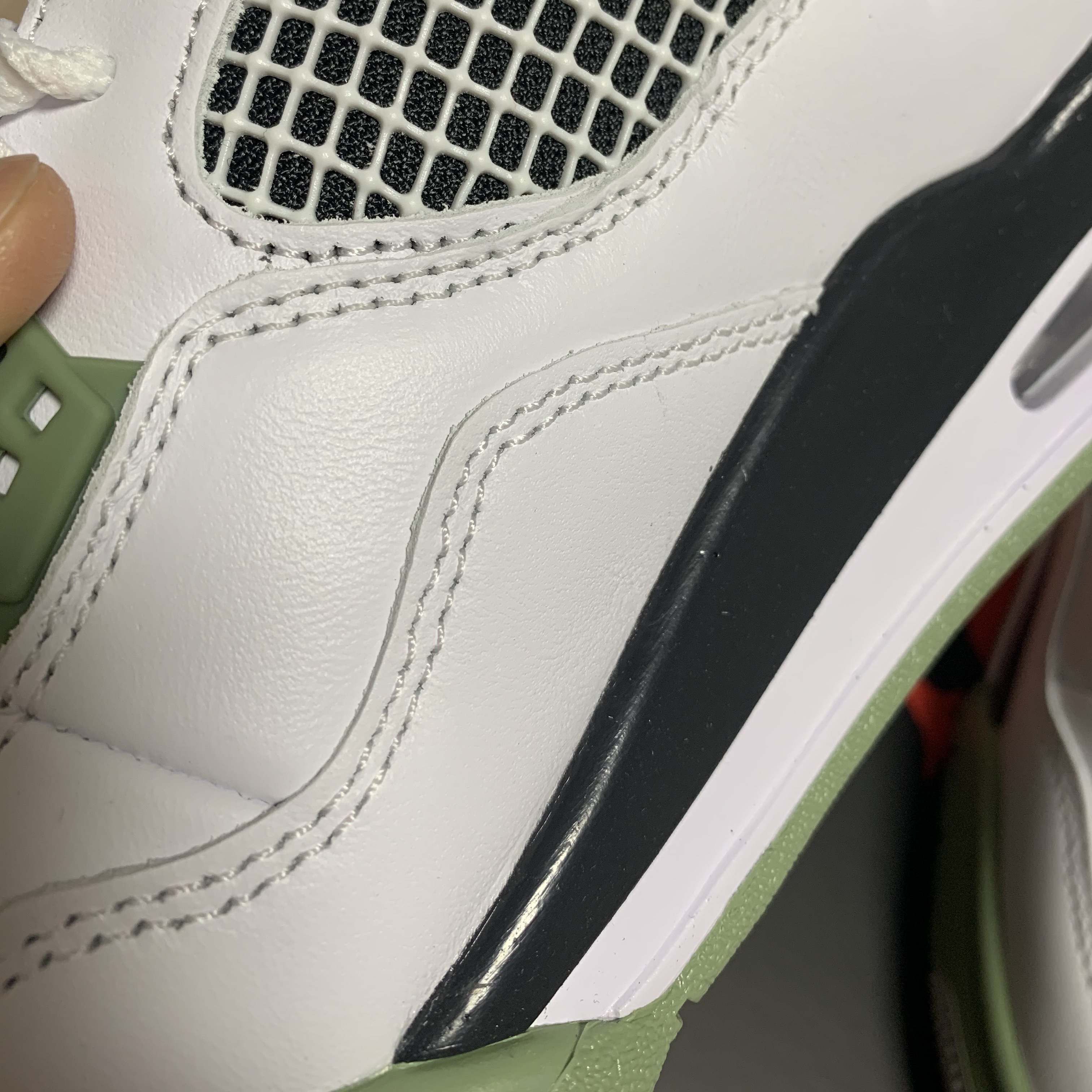 (W) Jordan 4 Retro Oil Green 착용 스타일 - 3