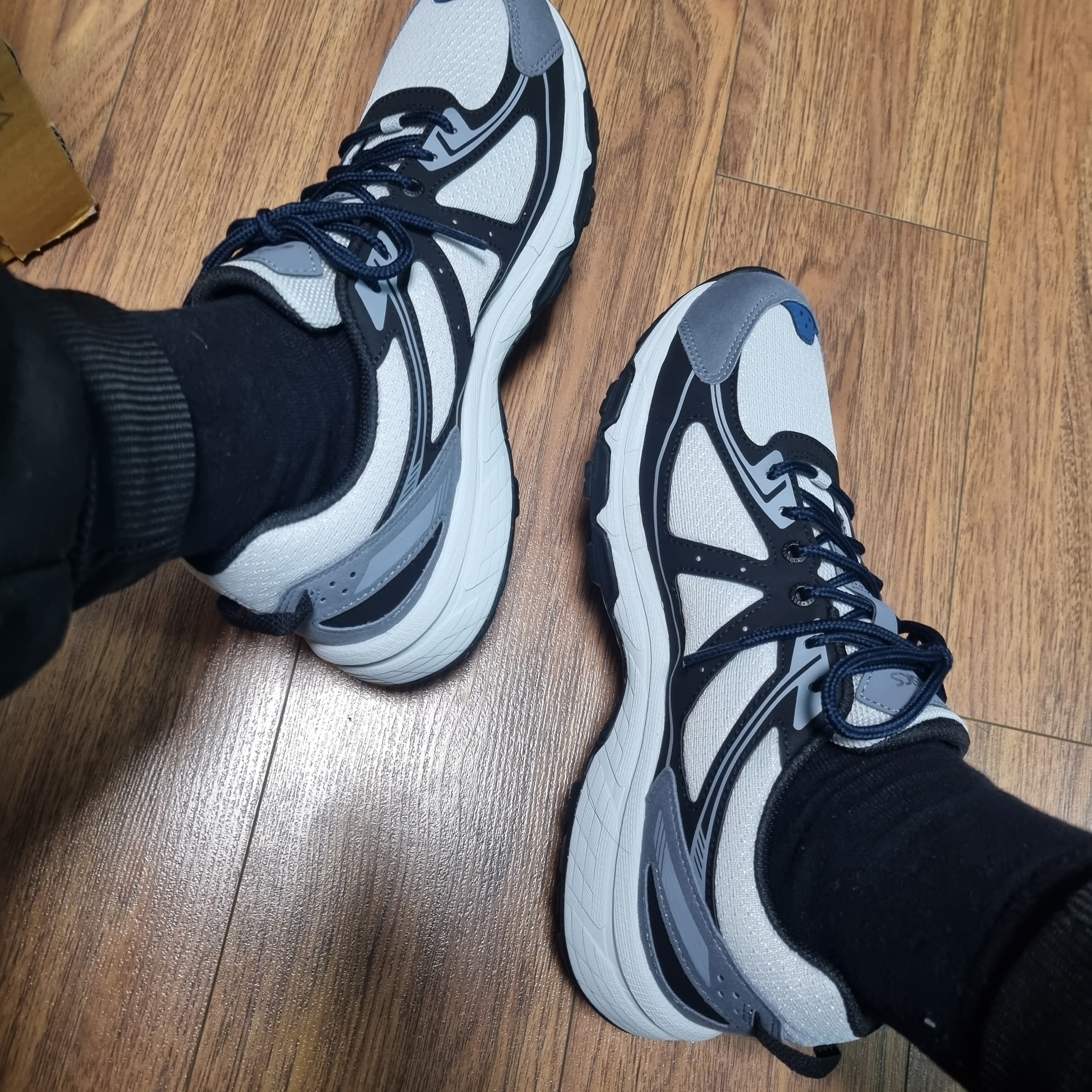 Asics Gel-Venture 6 SPS Glacier Grey 착용 스타일