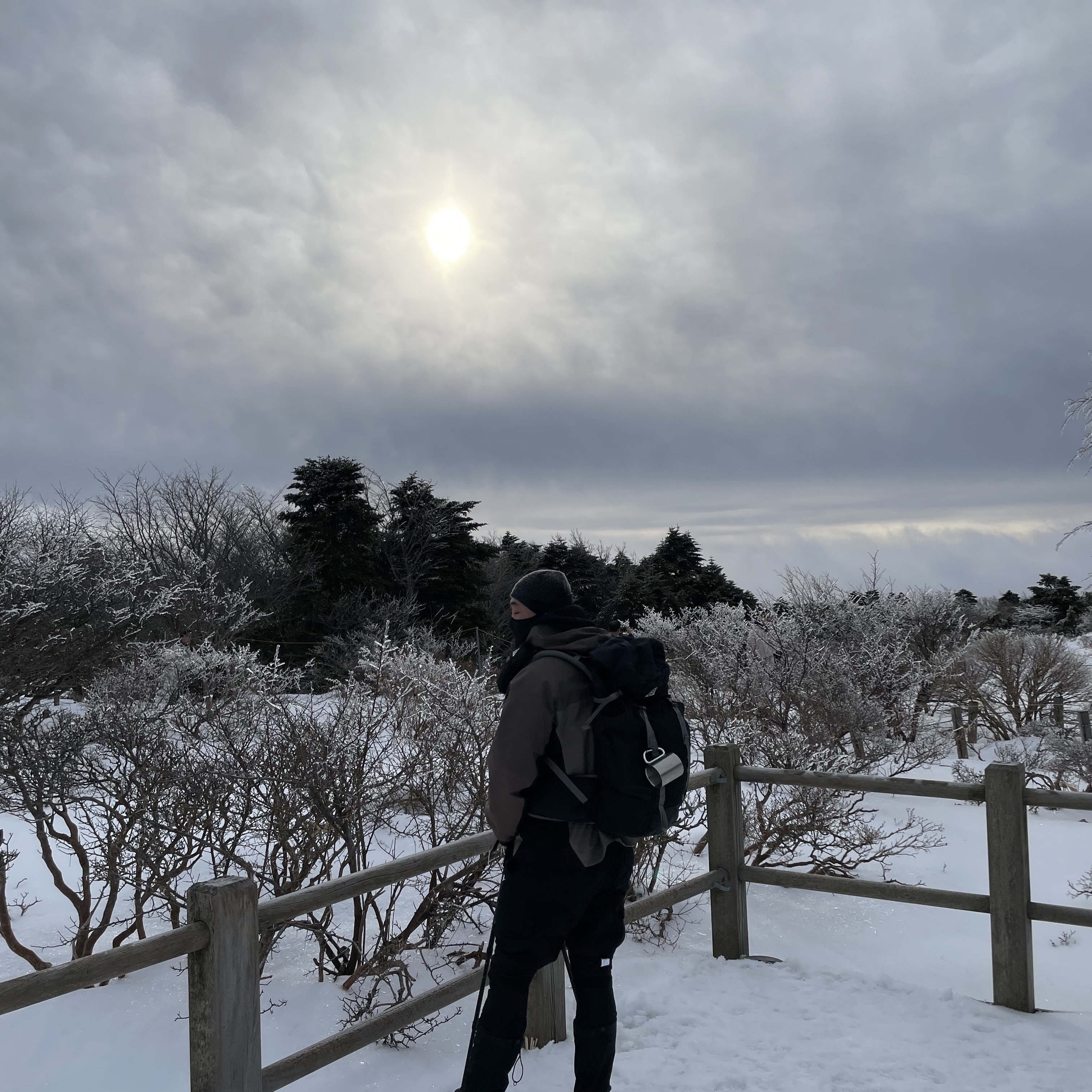 Nike ACG 36 Backpack Black, Nike ACG Storm-Fit ADV Gore-Tex Misery Ridge Jacket Iron Stone - Asia 착용 스타일
