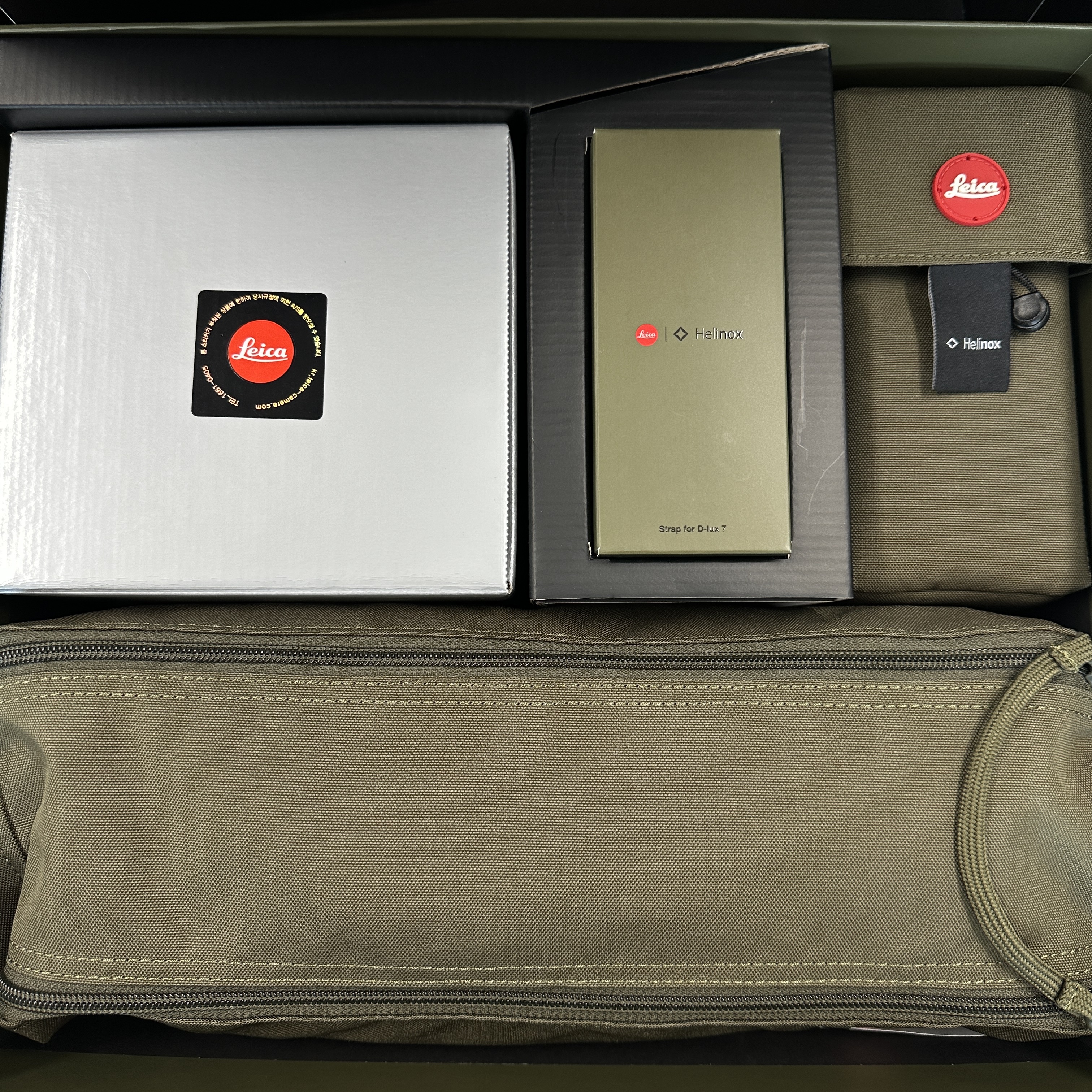 Leica x Helinox D-Lux 7 Black Special Package Edition (Korean Ver.) 착용 스타일 - 3
