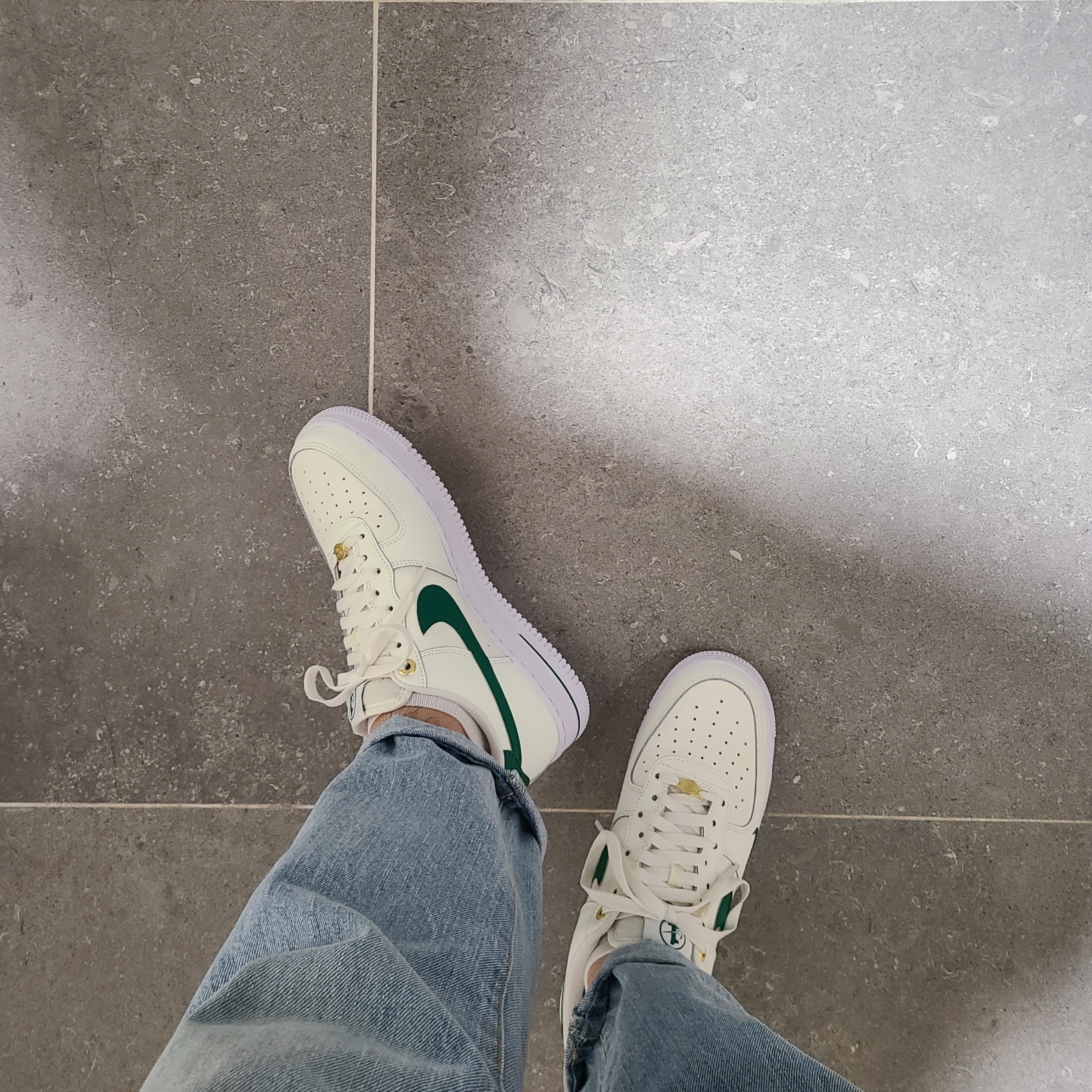 Nike Air Force 1 '07 LV8 40th Anniversary Join Forces Sail Malachite 착용 스타일 - 1