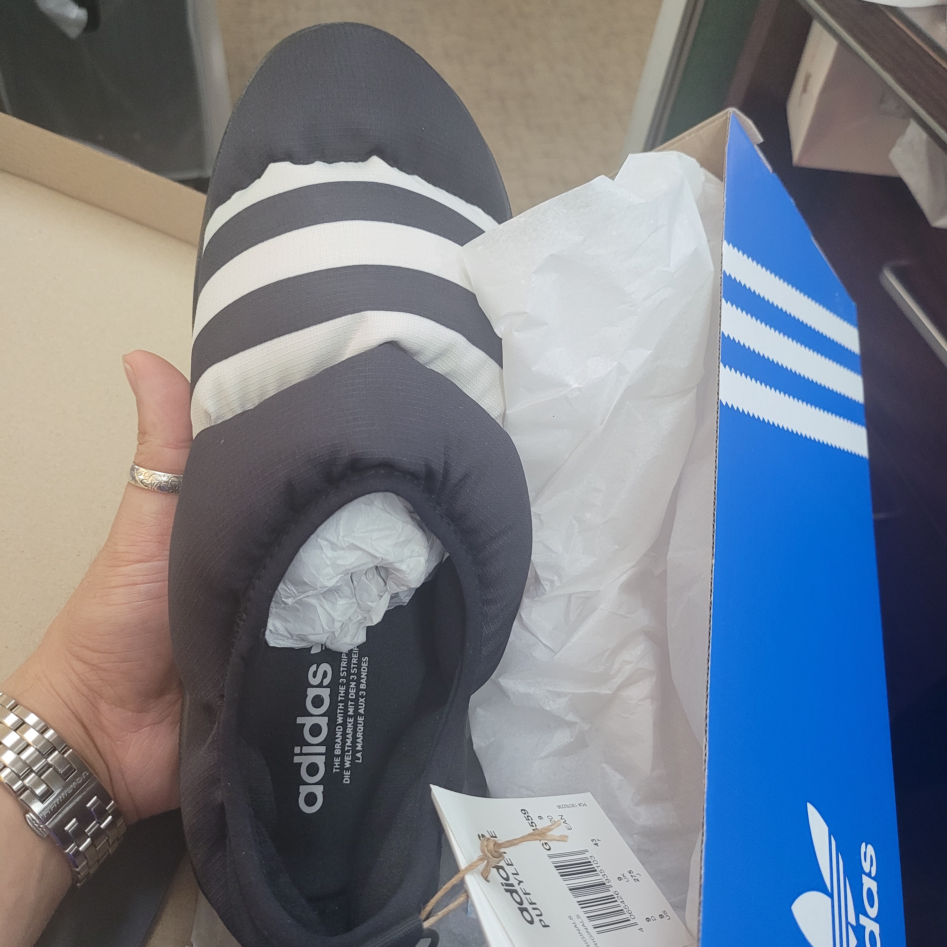 Adidas Puffylette Core Black 착용 스타일 - 1