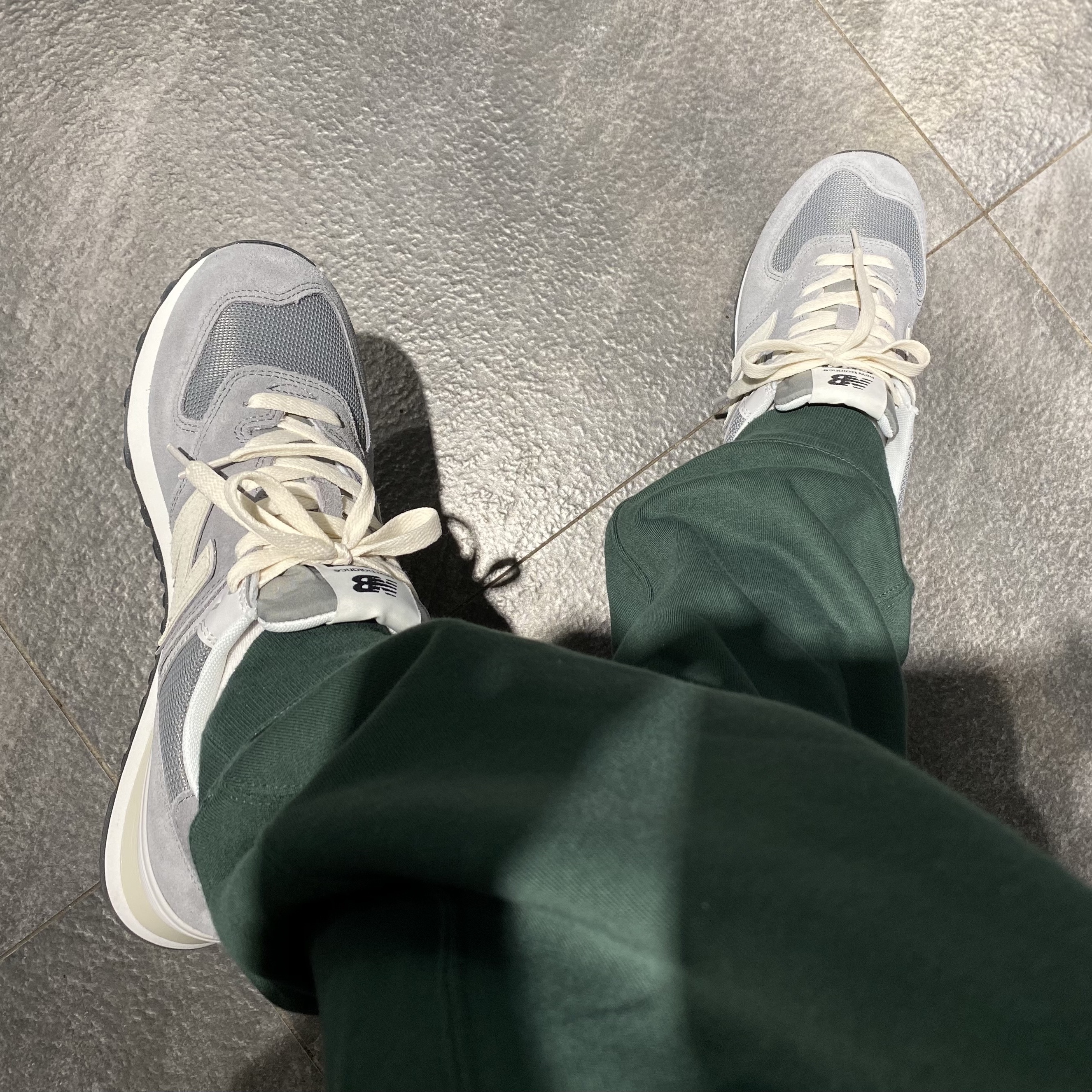 New Balance 574 Classics Reimagined Gray 착용 스타일