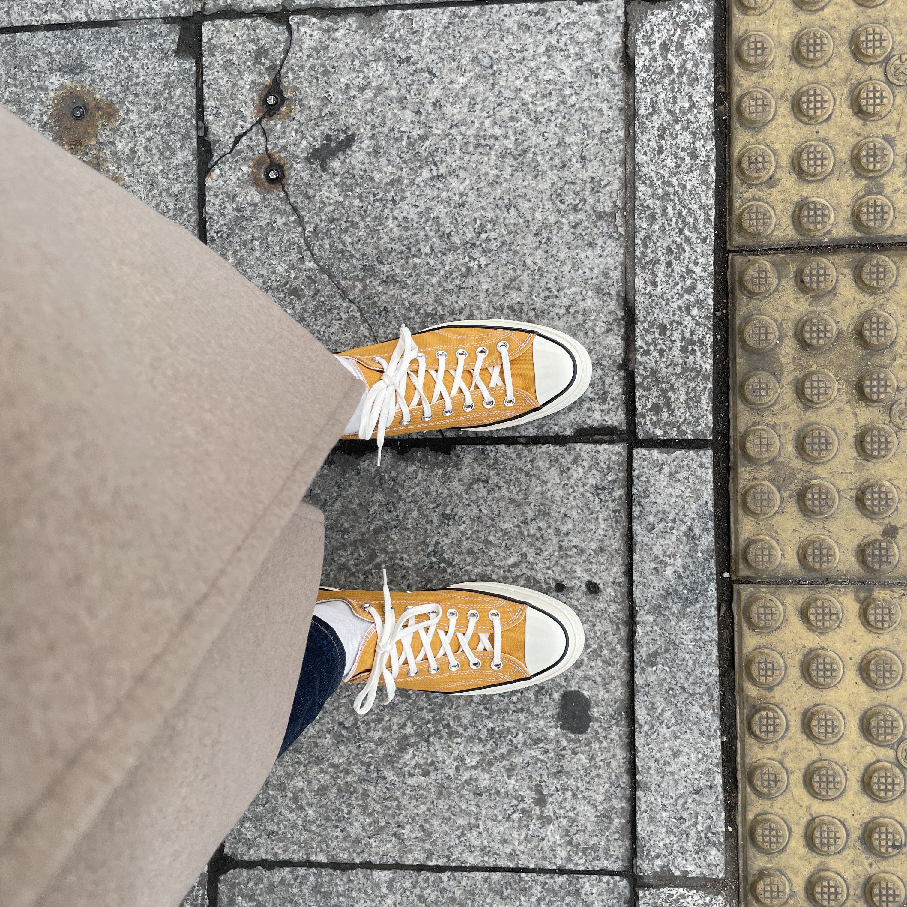 Converse Chuck 70 Ox Vintage Canvas Sunflower 착용 스타일