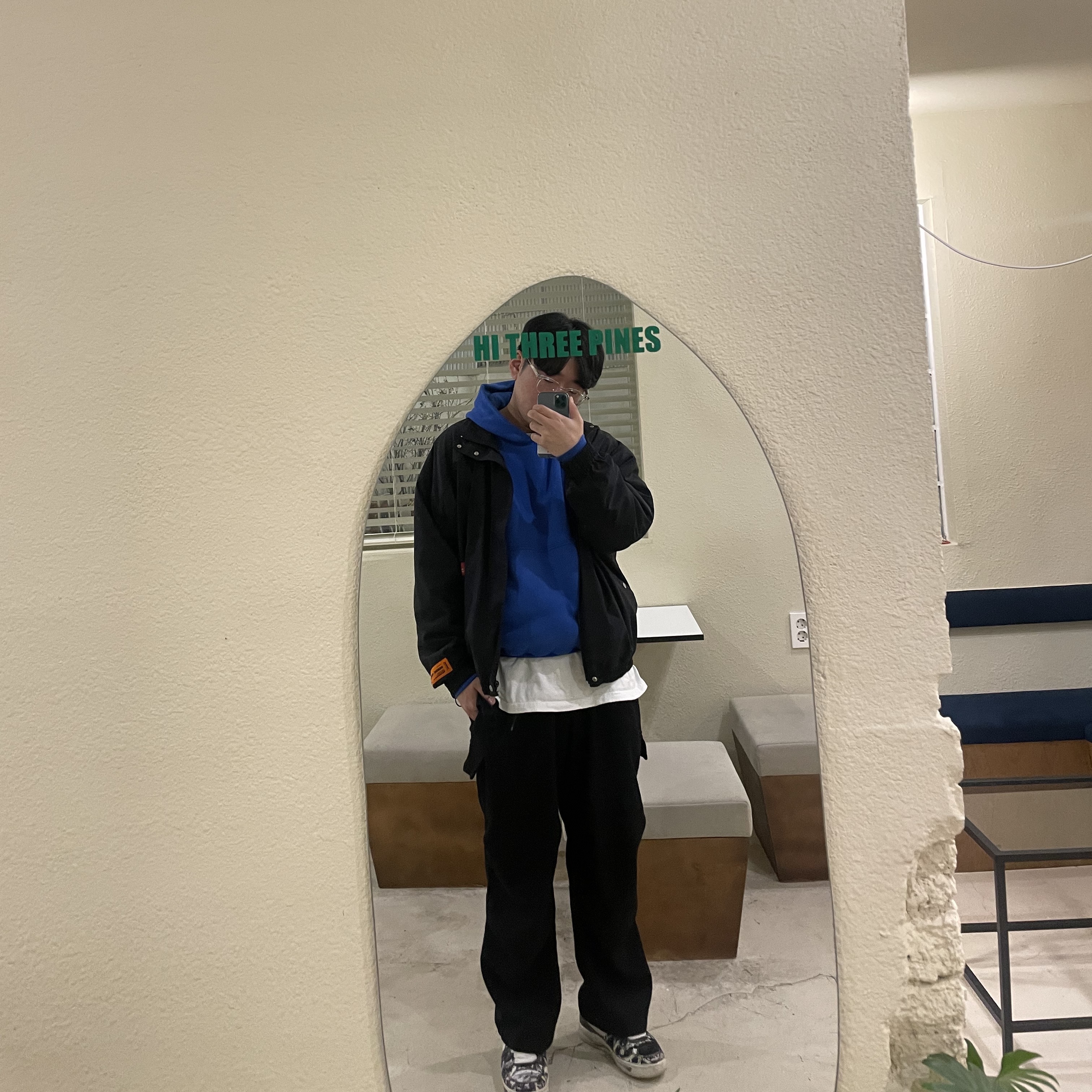 Nike x Peaceminusone Air Force 1 Low Para-Noise, Yeezy Gap Hoodie Blue 착용 스타일
