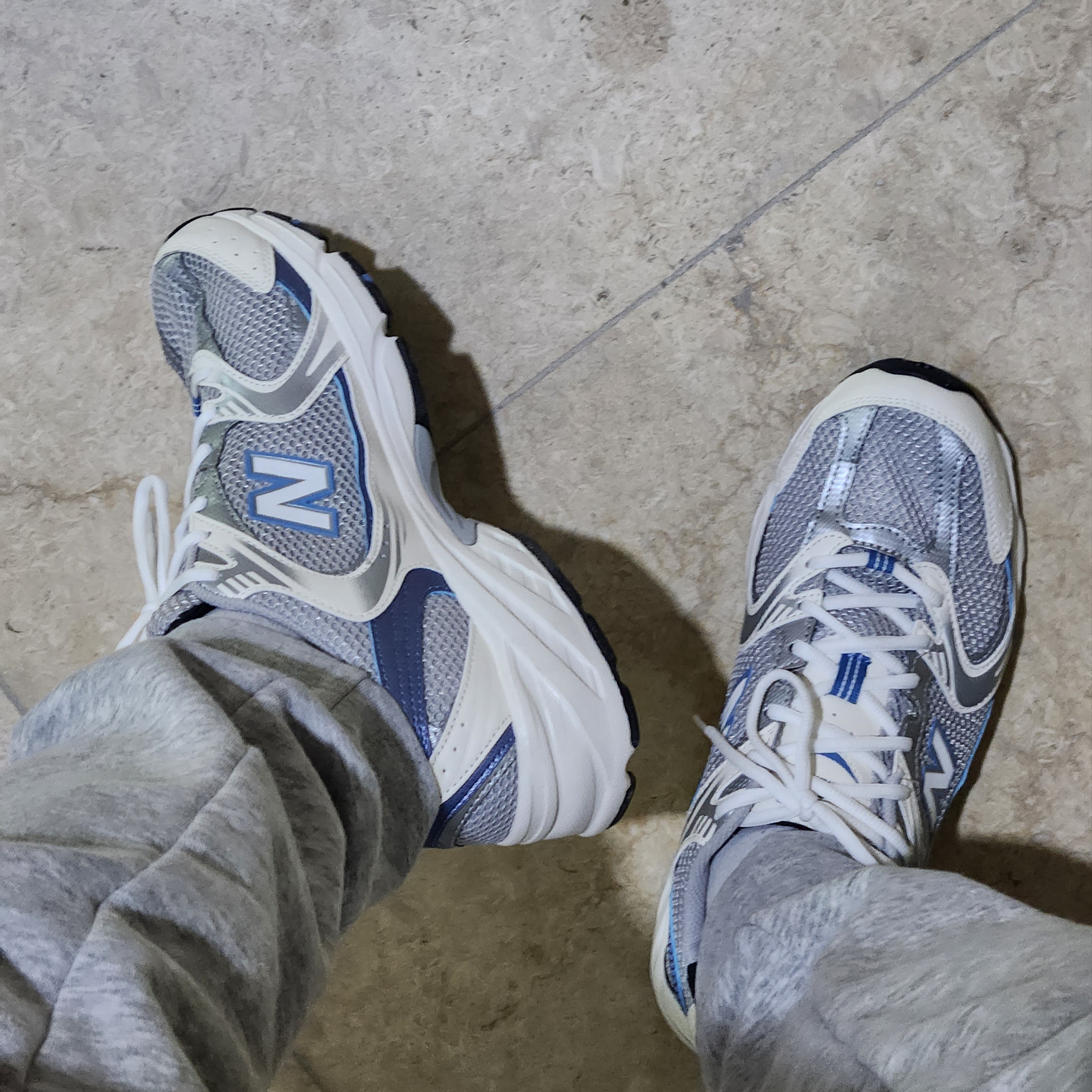 New Balance 530 Steel Blue 착용 스타일