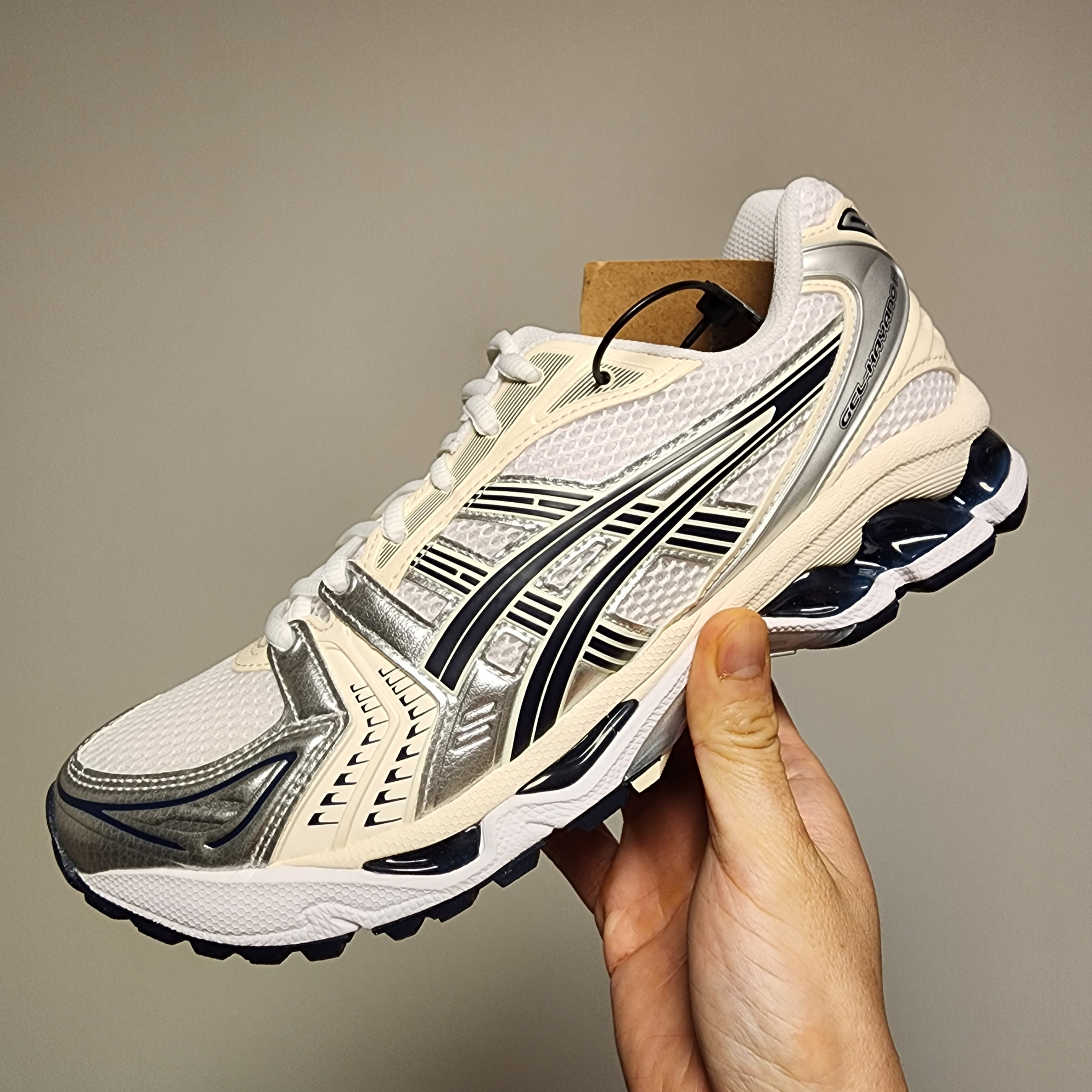 (W) Asics Gel-Kayano 14 White Midnight 착용 스타일 - 1