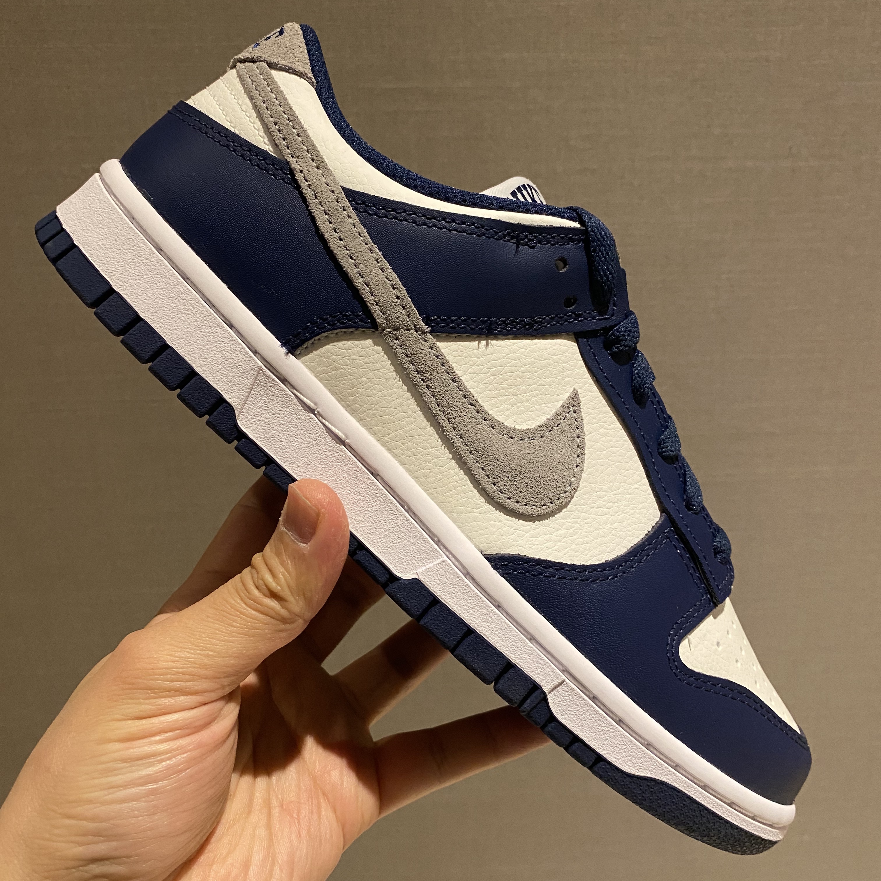 Nike Dunk Low Midnight Navy 착용 스타일 - 1