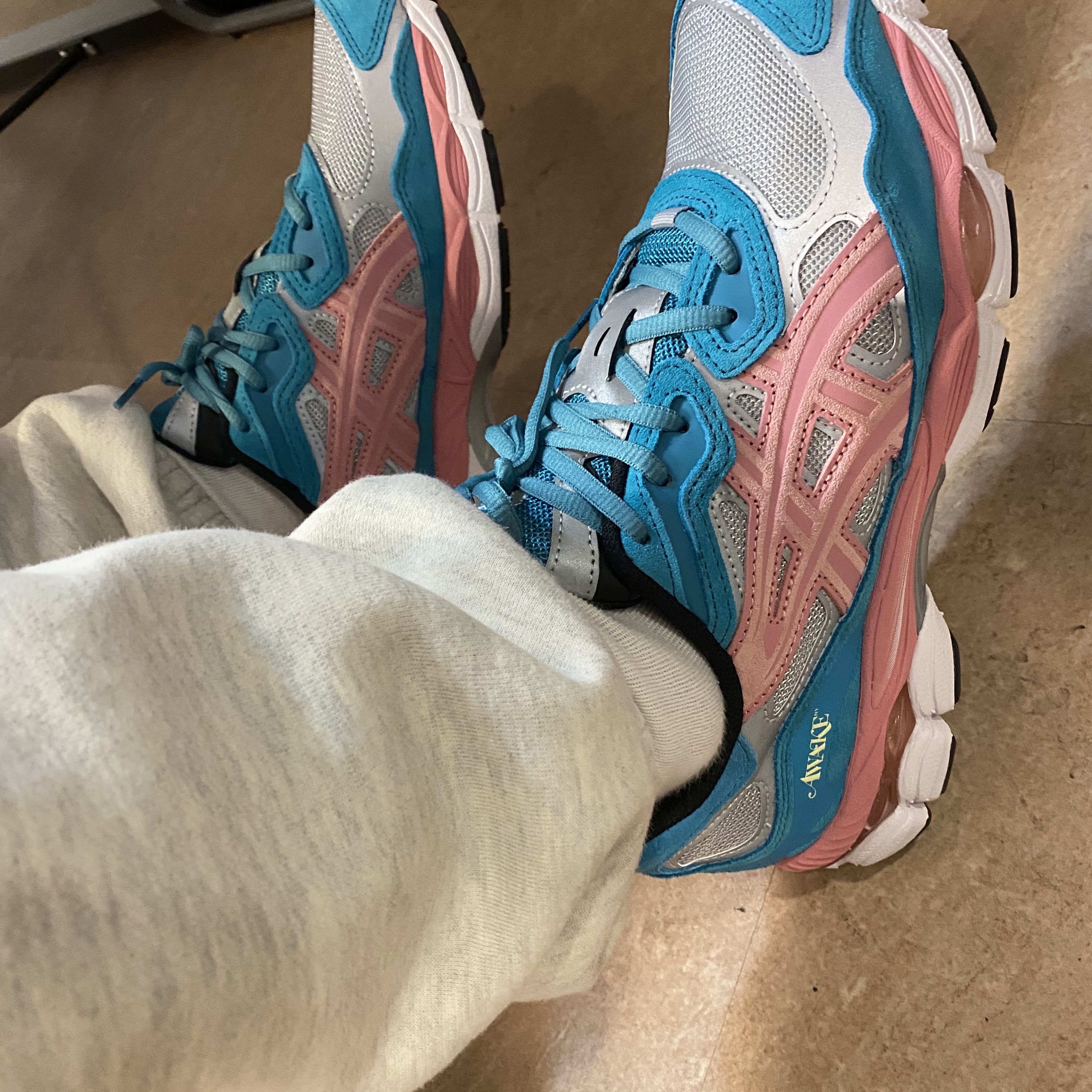 Asics x Awake NY Gel-NYC Pure Silver Green Blue Slate 착용 스타일 - 2