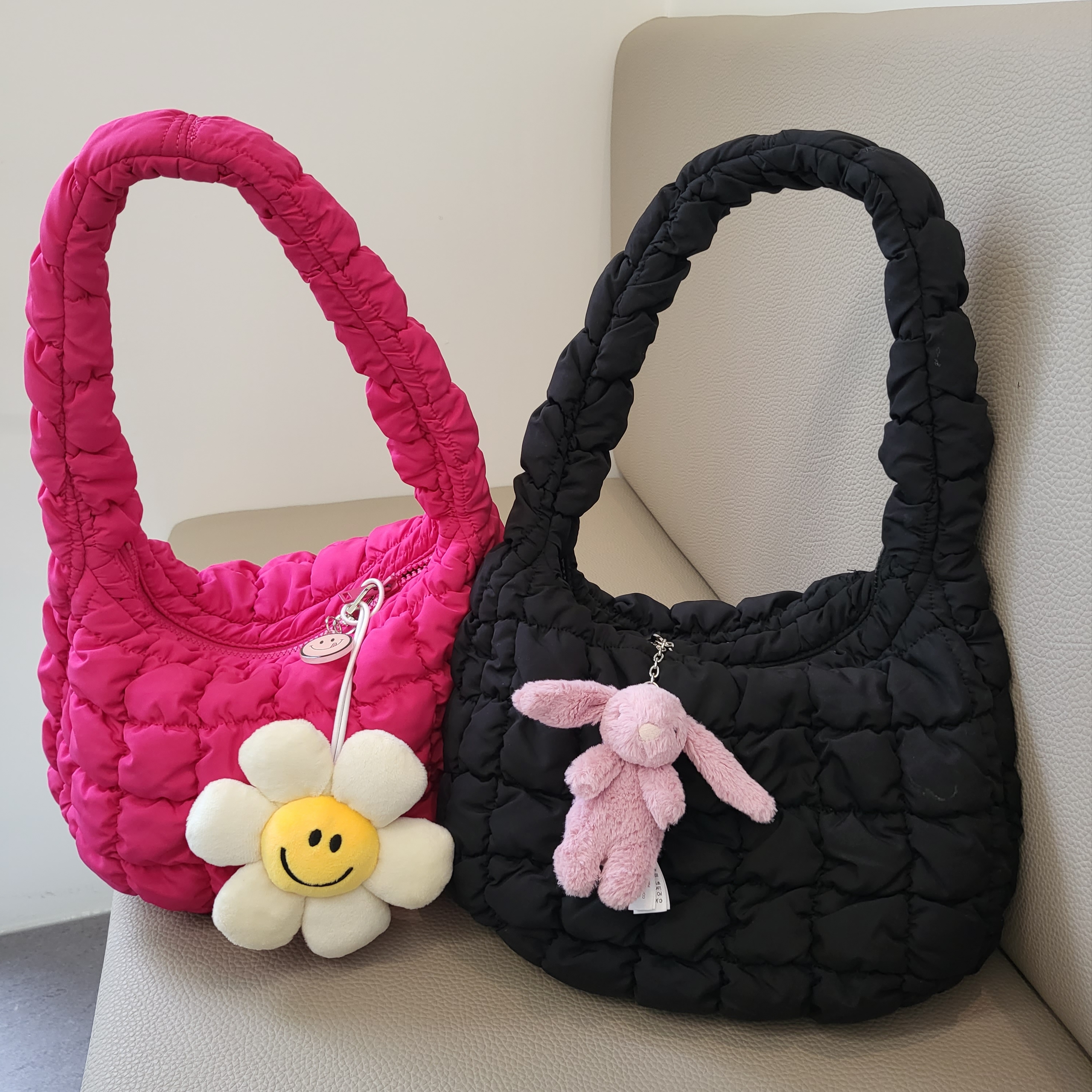 COS Quilted Mini Bag Pink, COS Quilted Mini Bag Black 착용 스타일