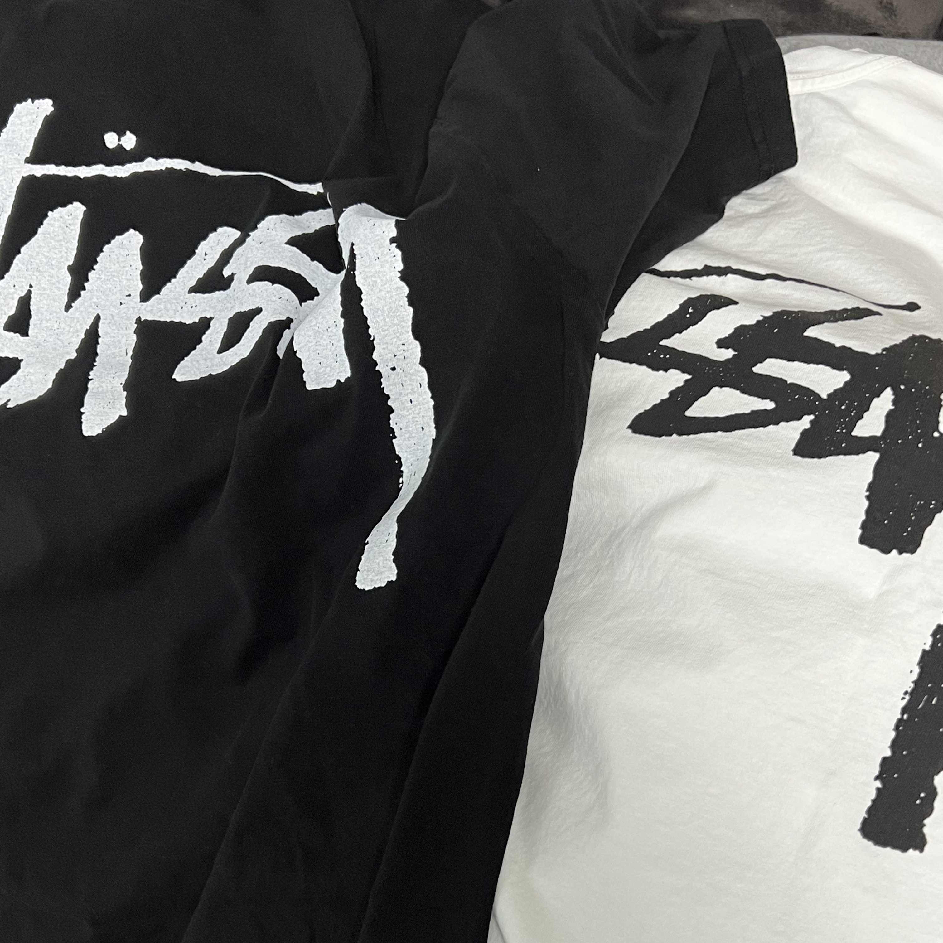 Stussy x Our Legacy Work Shop Yin Yang Pigment Dyed T-Shirt Black, Stussy x Our Legacy Work Shop Yin Yang Pigment Dyed T-Shirt Natural 착용 스타일 - 2