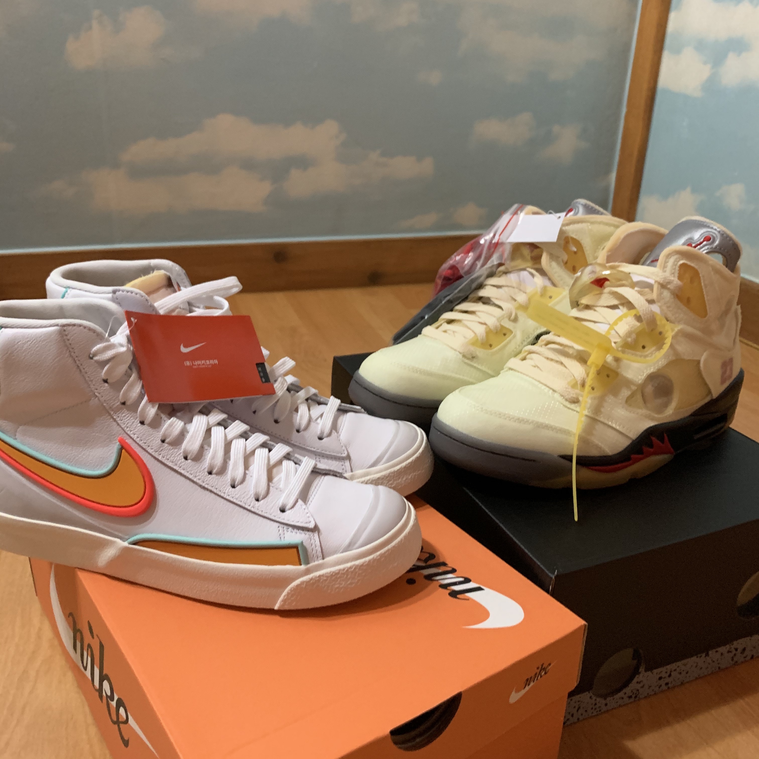 Jordan 5 x Off-White Retro SP Sail Fire Red, Nike Blazer Mid '77 Infinite Rubberized Crimson 착용 스타일