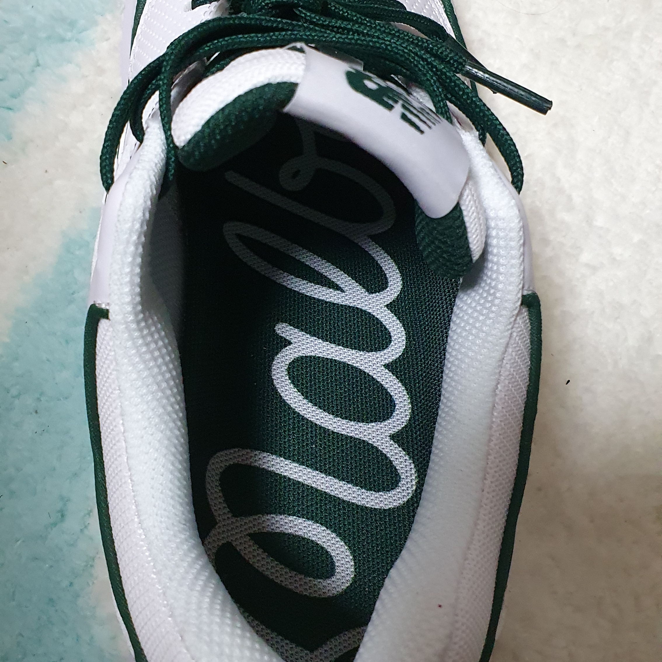 New Balance x Malbon 997 Golf White Green 착용 스타일 - 5