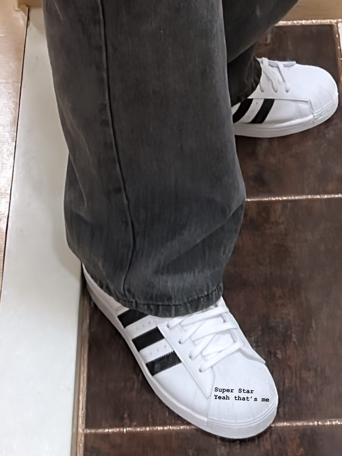Adidas Superstar White Black 착용 스타일