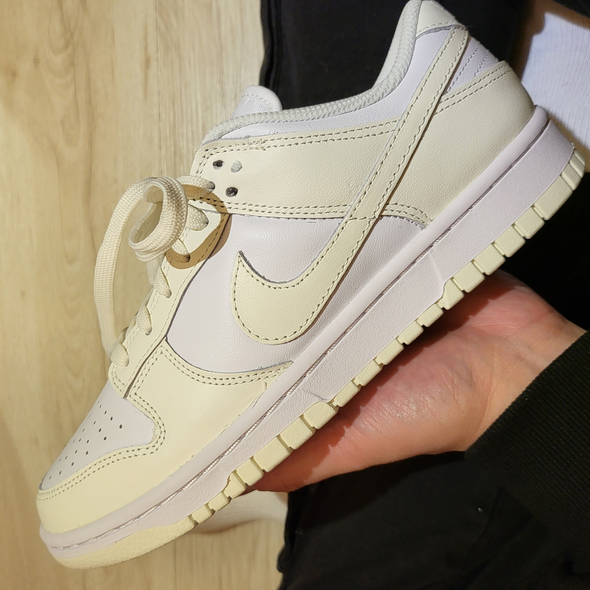 (W) Nike Dunk Low White and Sail 착용 스타일