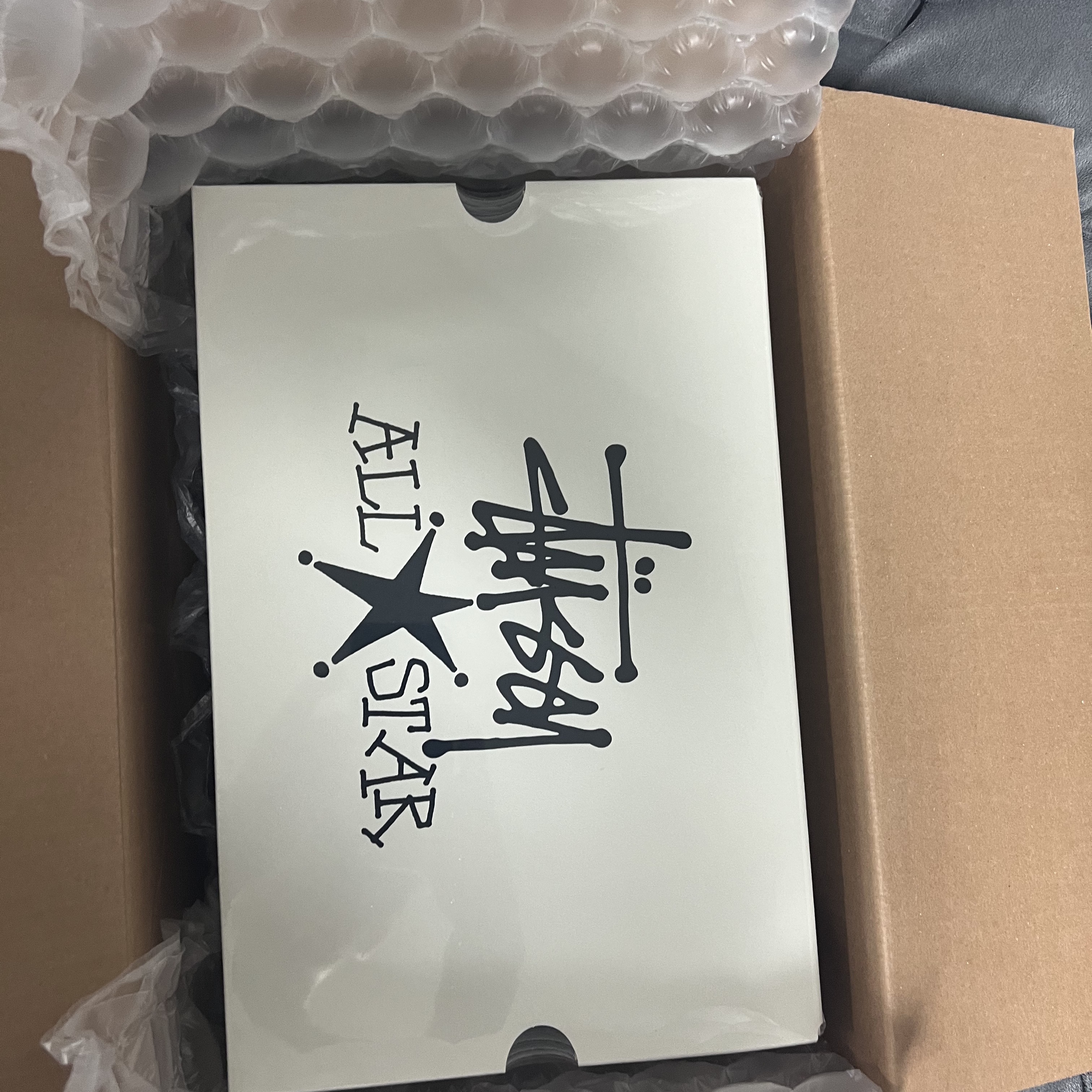 Converse x Stussy Chuck 70 High Black 착용 스타일 - 1