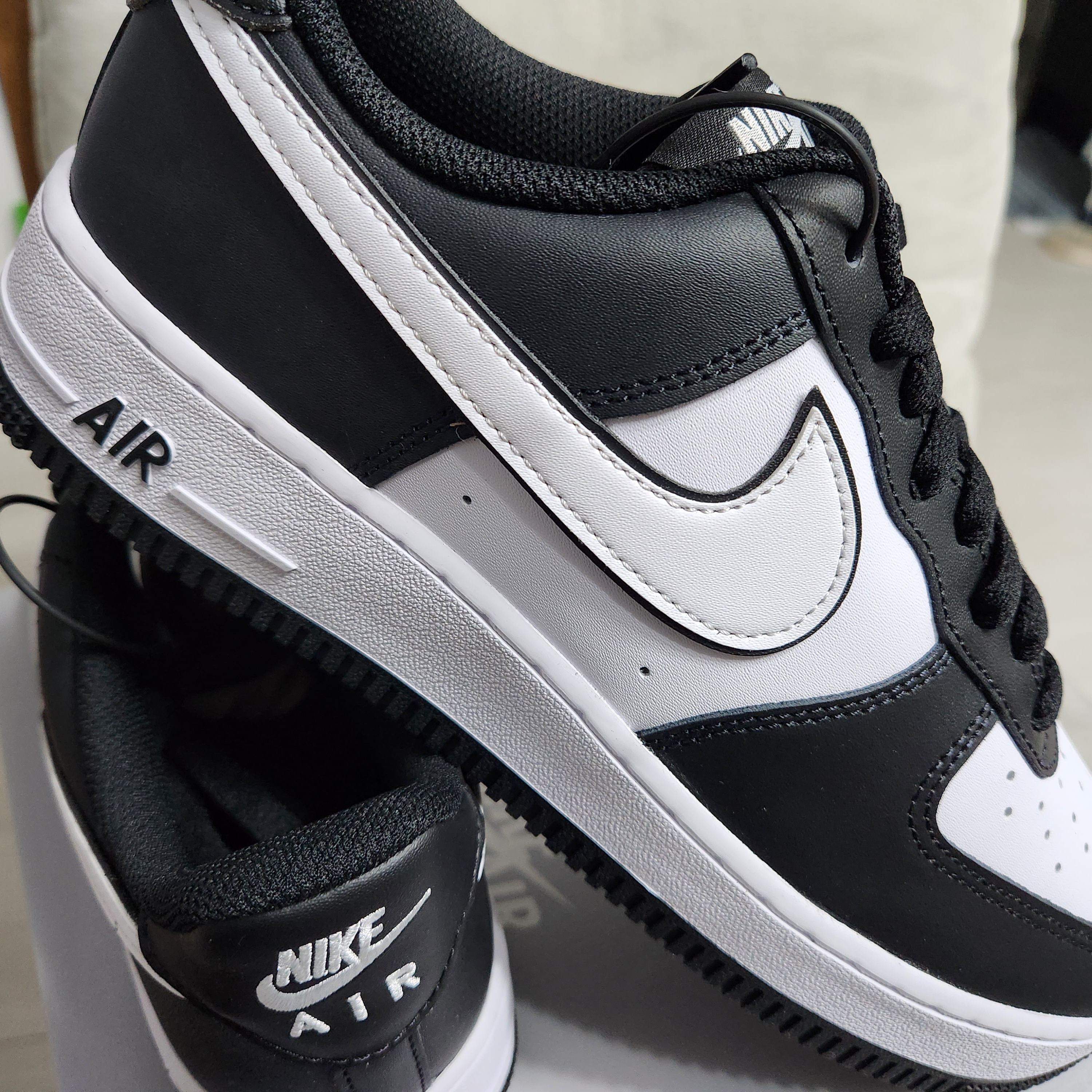 Nike Air Force 1 '07 Black White 착용 스타일