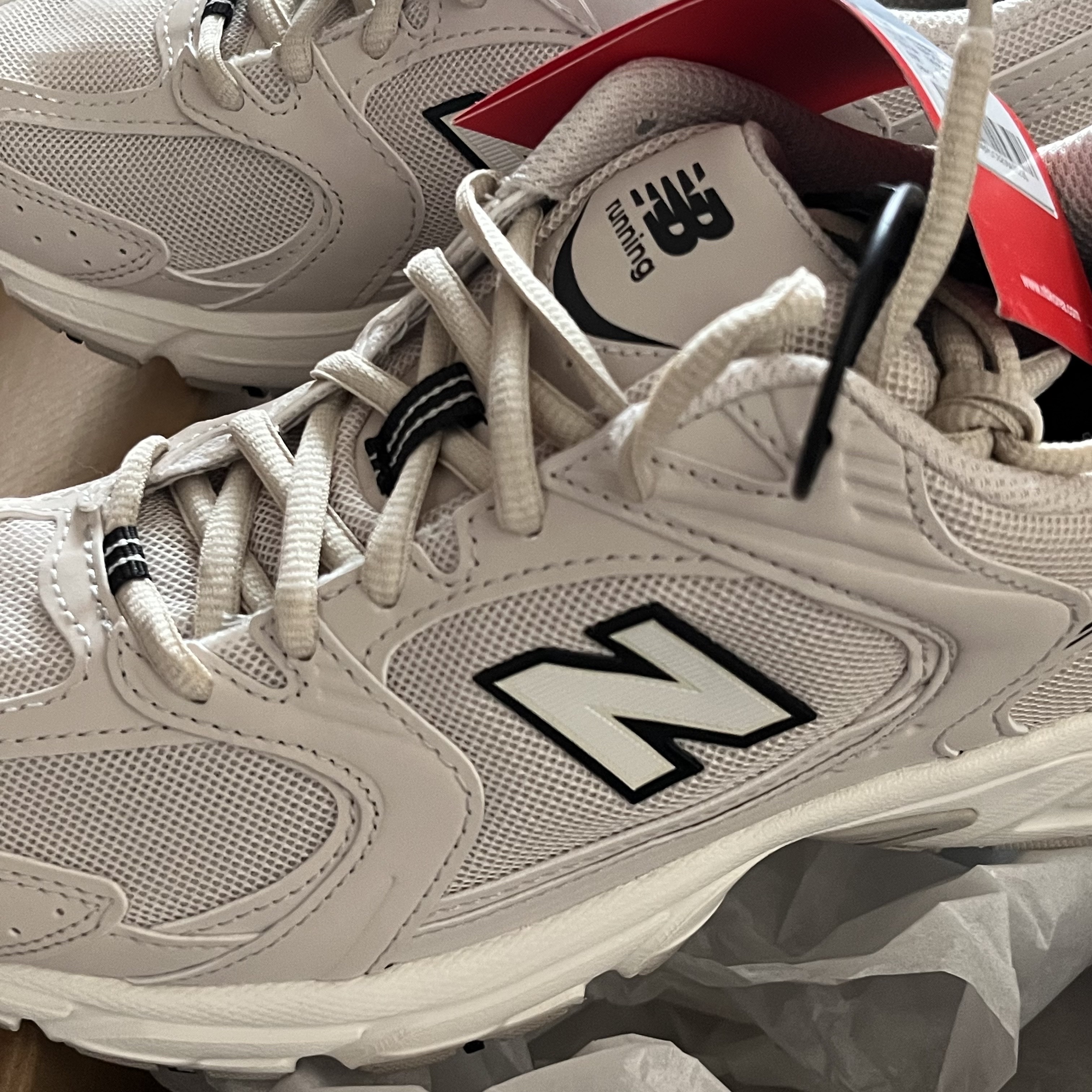 New Balance 530 Ivory 착용 스타일
