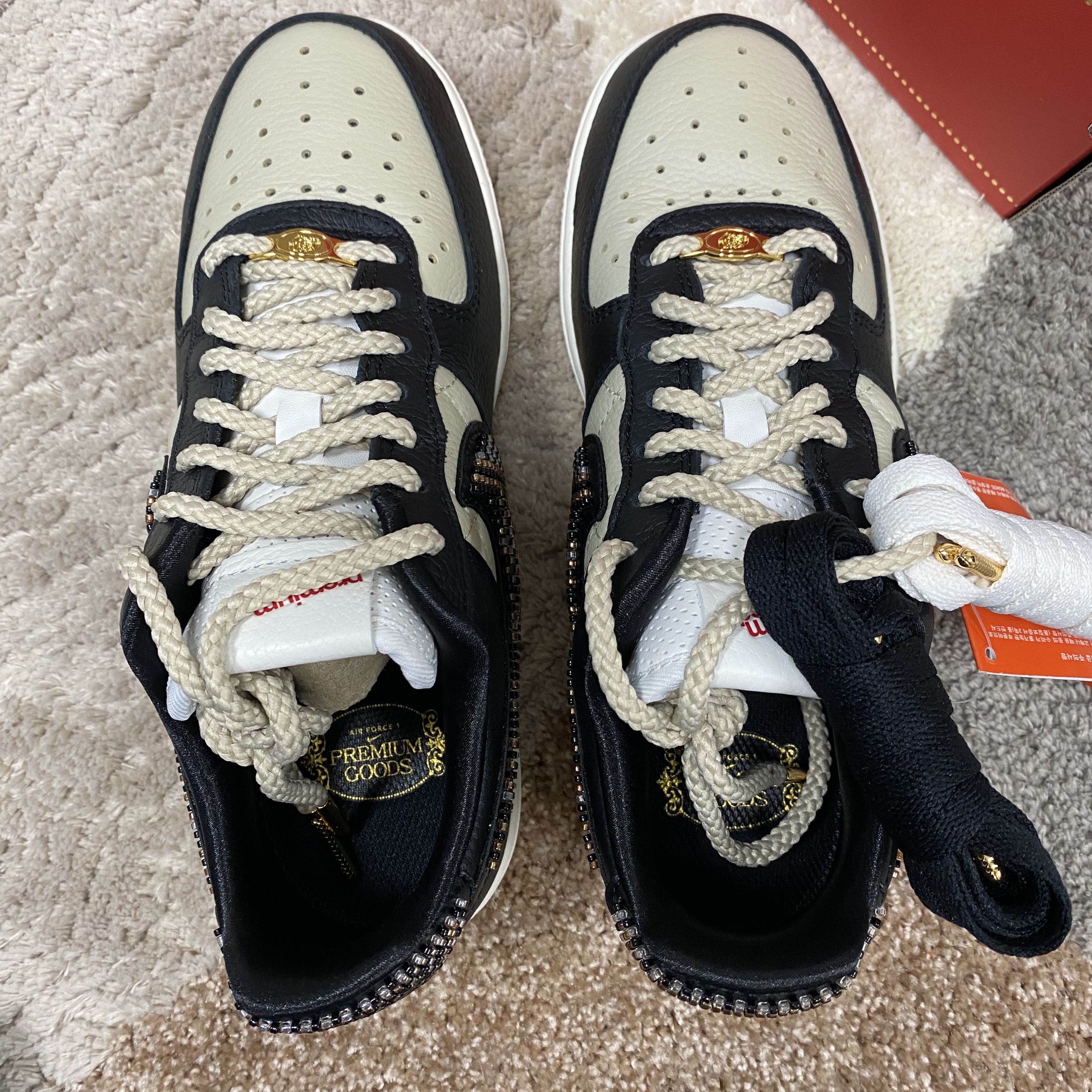 (W) Nike x Premium Goods Air Force 1 Low Black Sand 착용 스타일 - 3