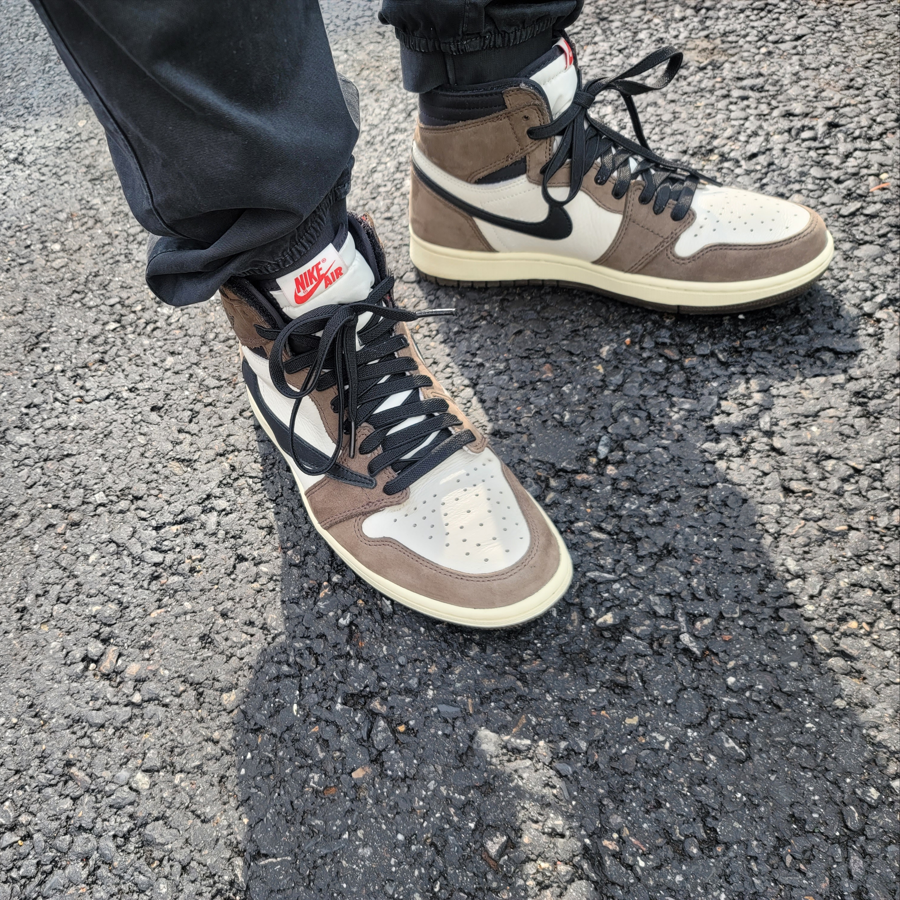 Jordan 1 x Travis Scott Retro High OG SP Mocha 착용 스타일
