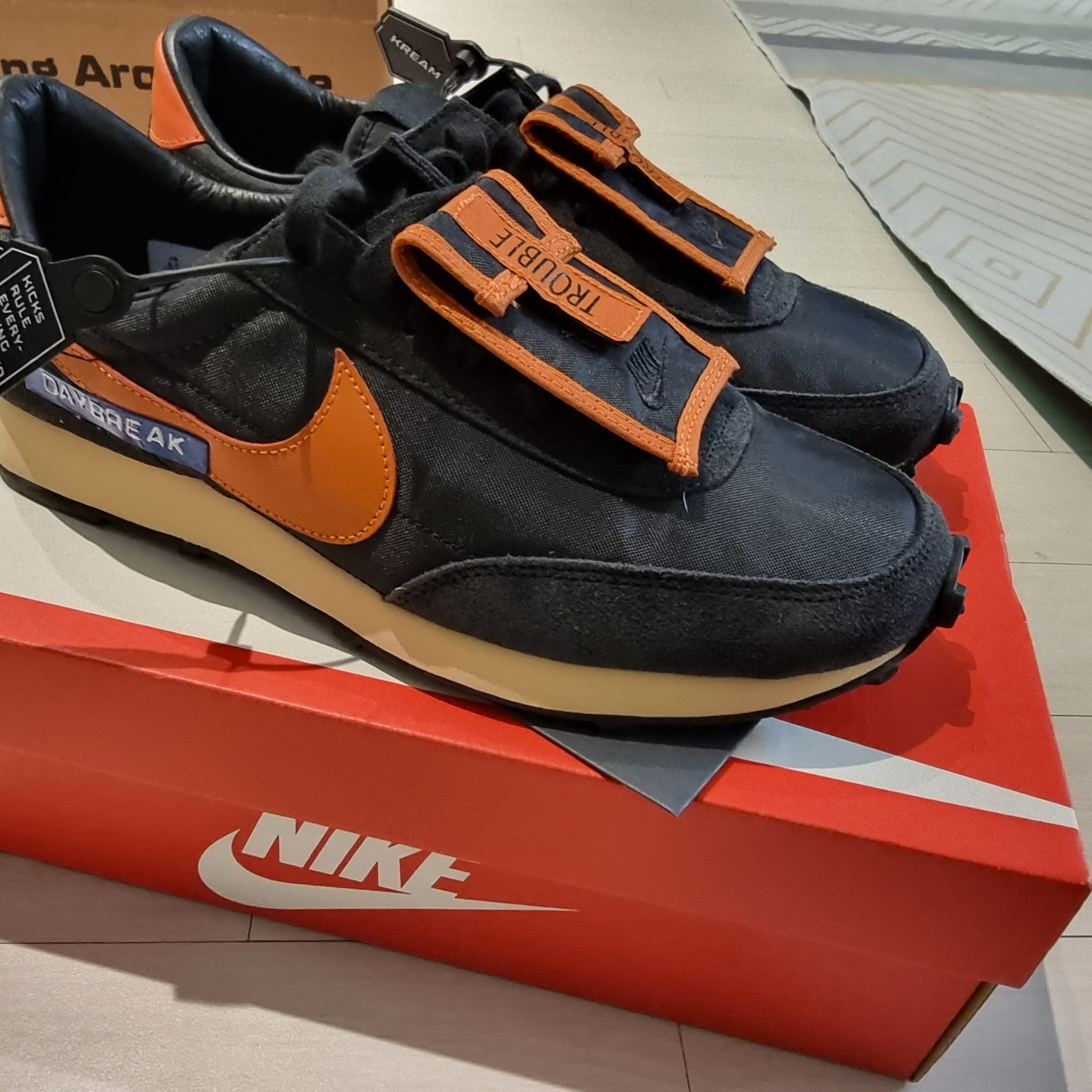 (W) Nike Daybreak BRS Starfish 착용 스타일