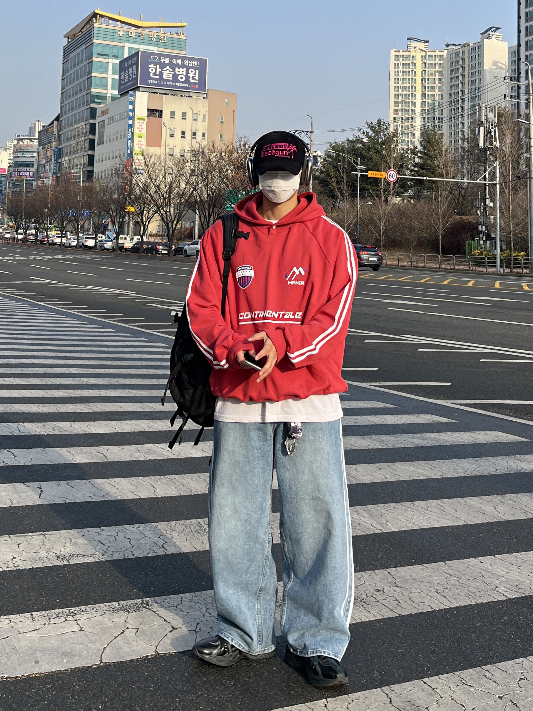 Asics x Andersson Bell HN2-S Protoblast Black, Apple AirPods Max Lightning Space Gray (Korean Ver.) 착용 스타일 - 4