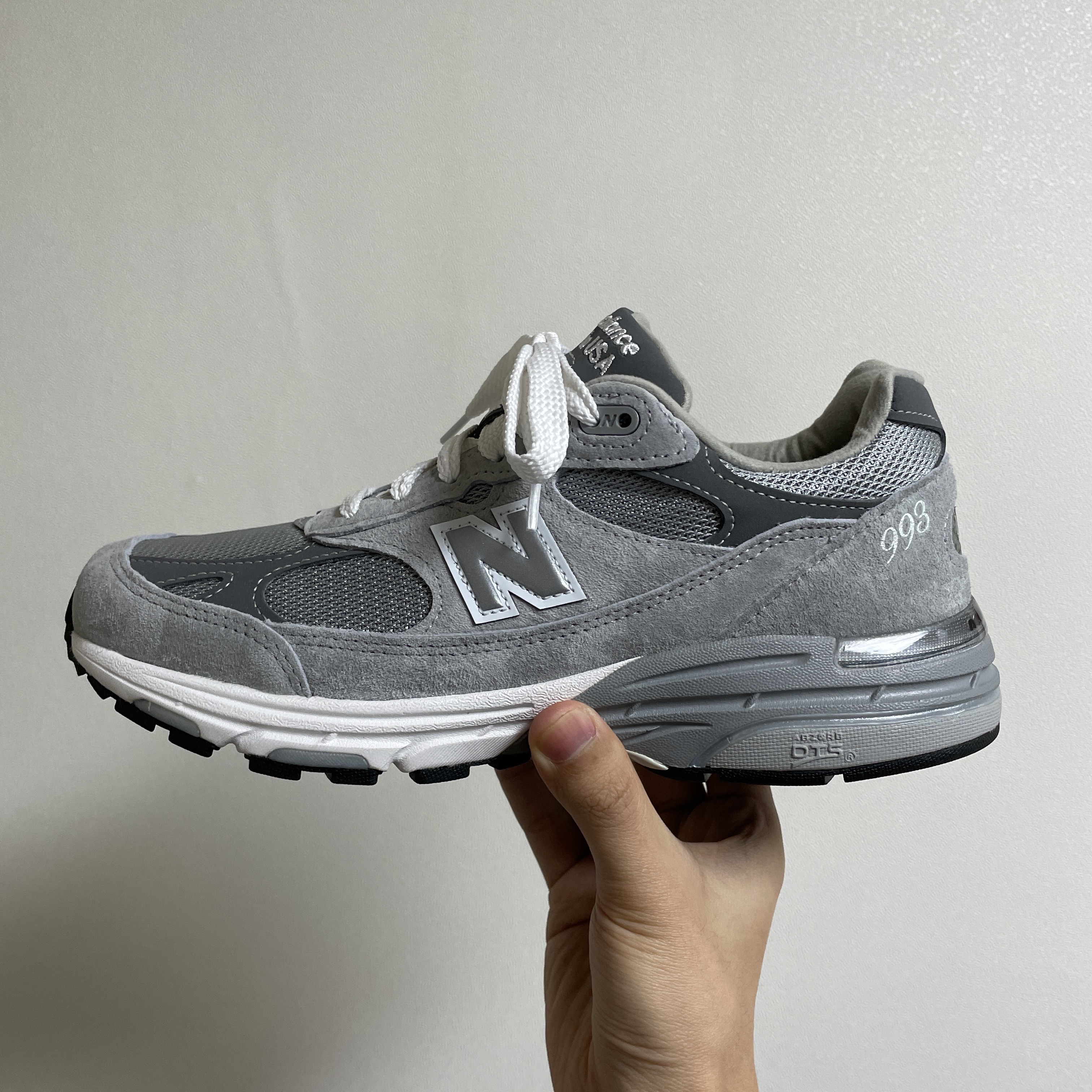 New Balance 993 Made in USA Grey - D Standard 착용 스타일