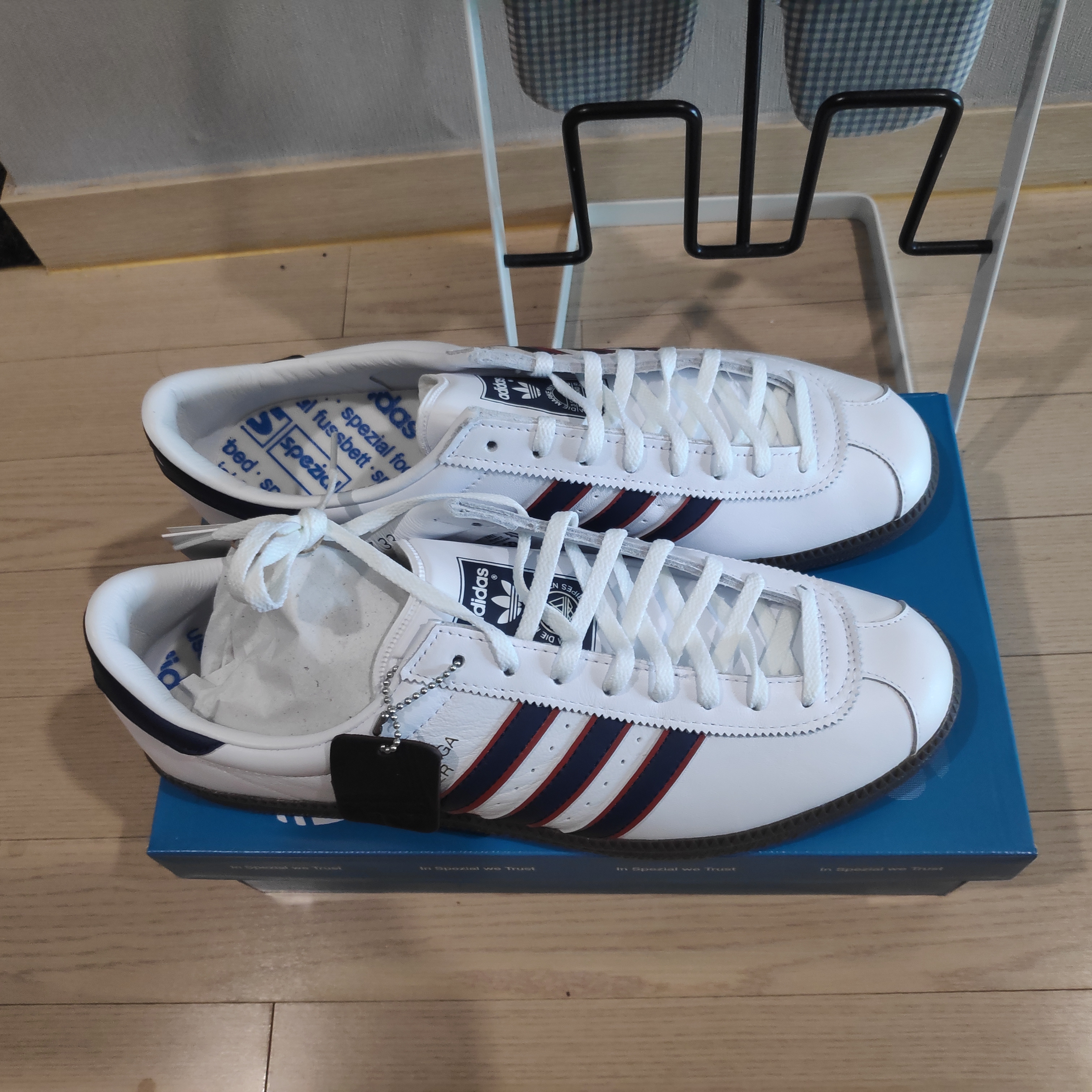 Adidas Hochelaga Spezial Cloud White 착용 스타일 - 2
