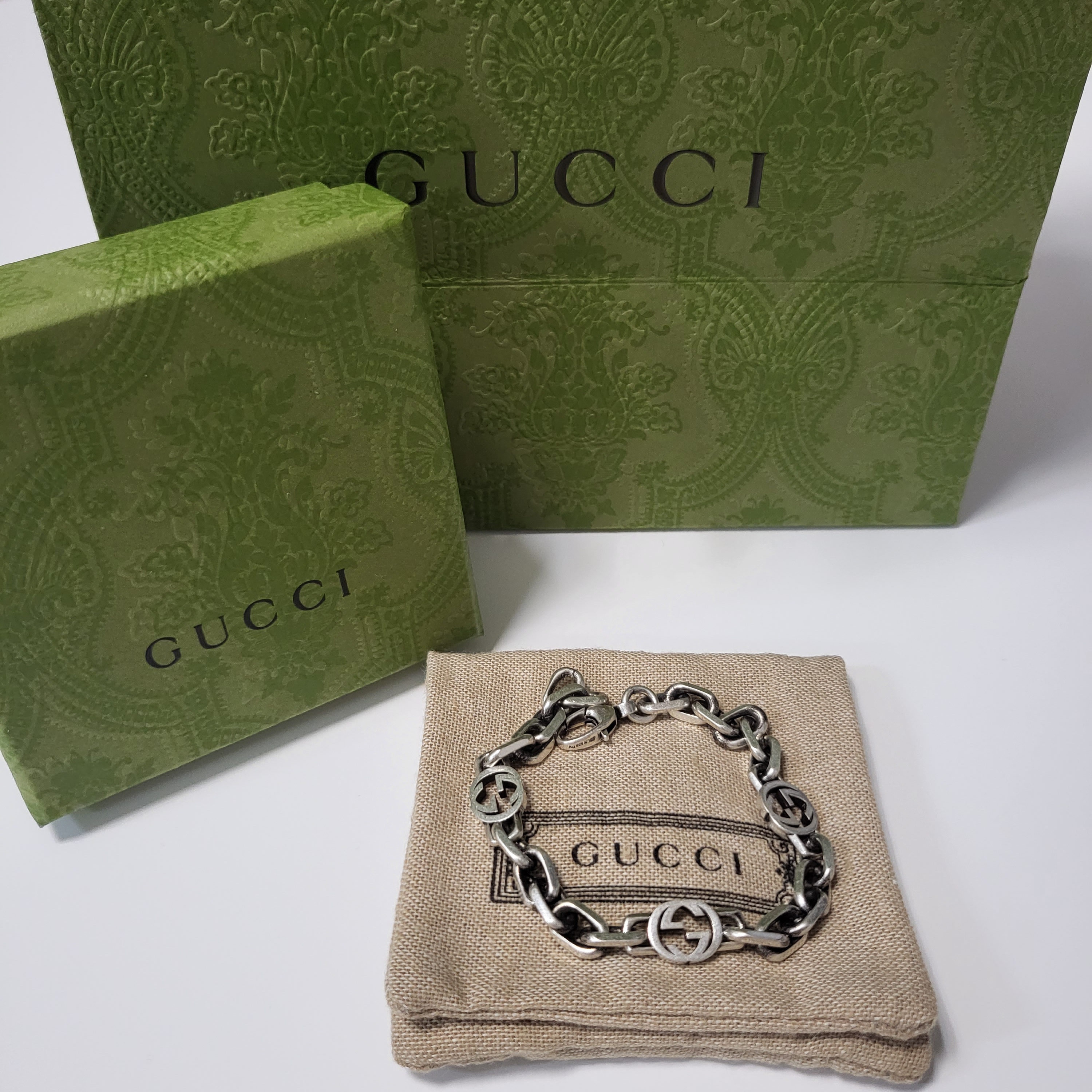 Gucci Interlocking G Bracelet Silver 착용 스타일
