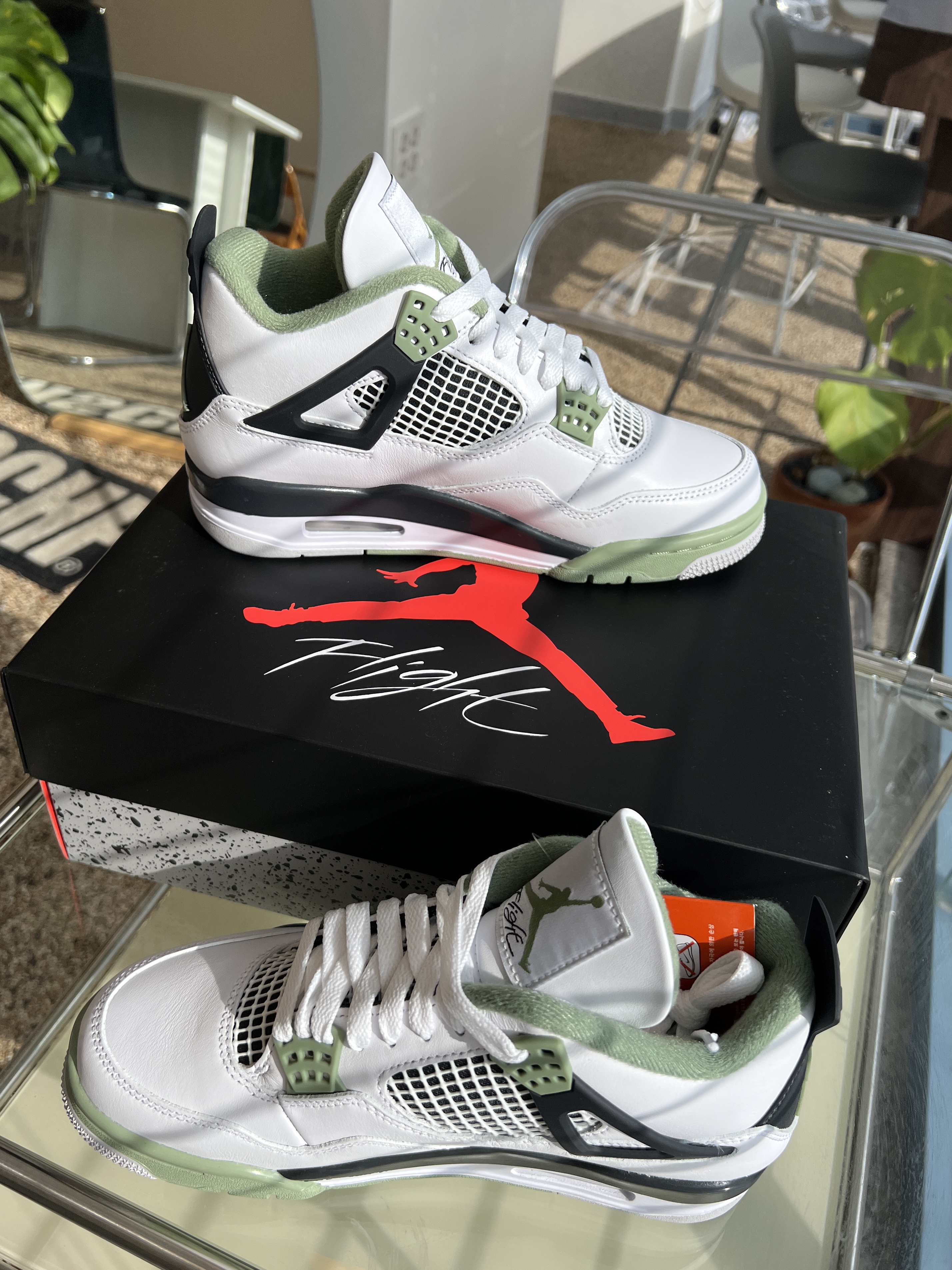 (W) Jordan 4 Retro Oil Green 착용 스타일 - 2