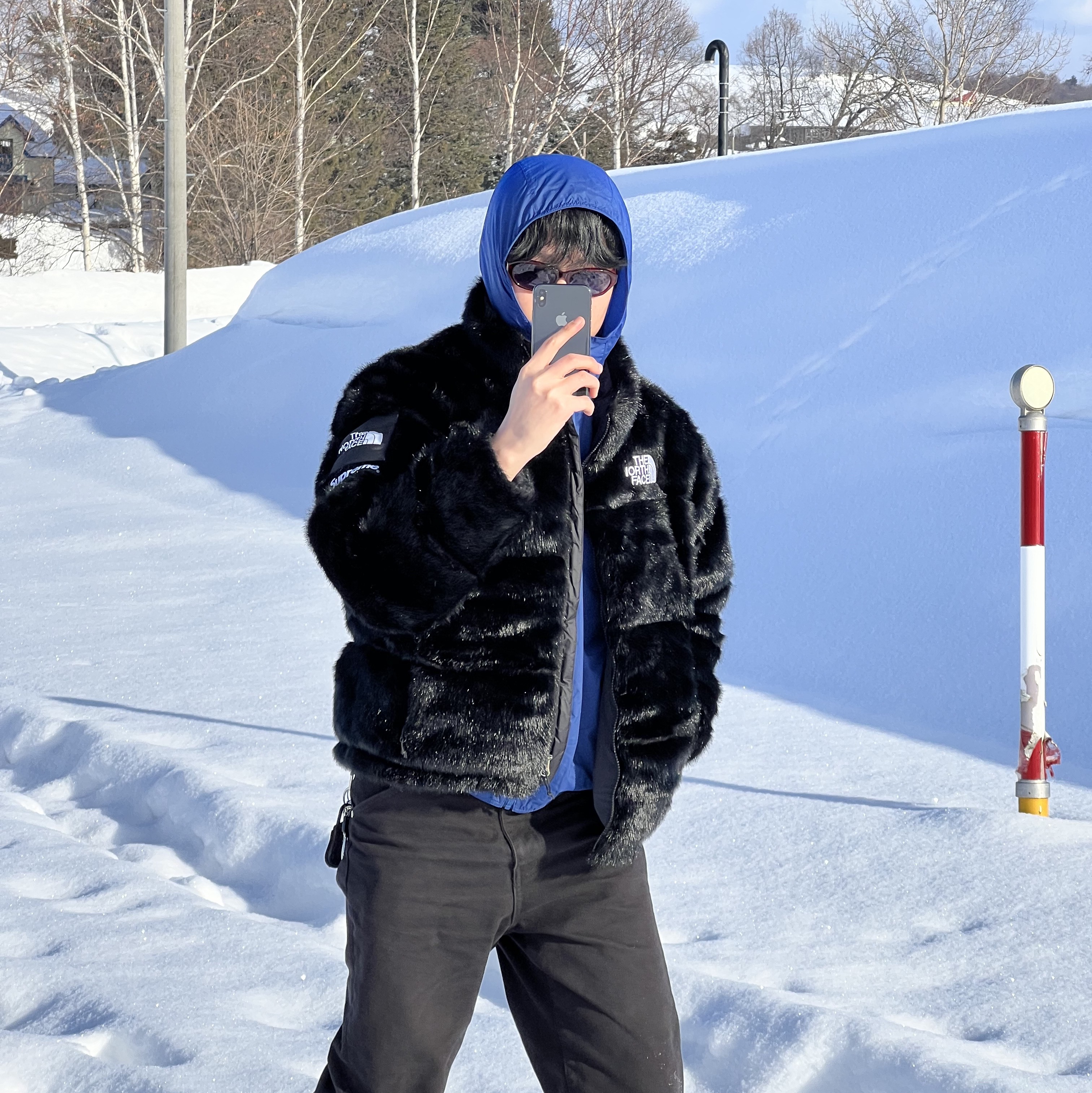 Supreme x The North Face Faux Fur Nuptse Jacket Black - 20FW 착용 스타일 - 3