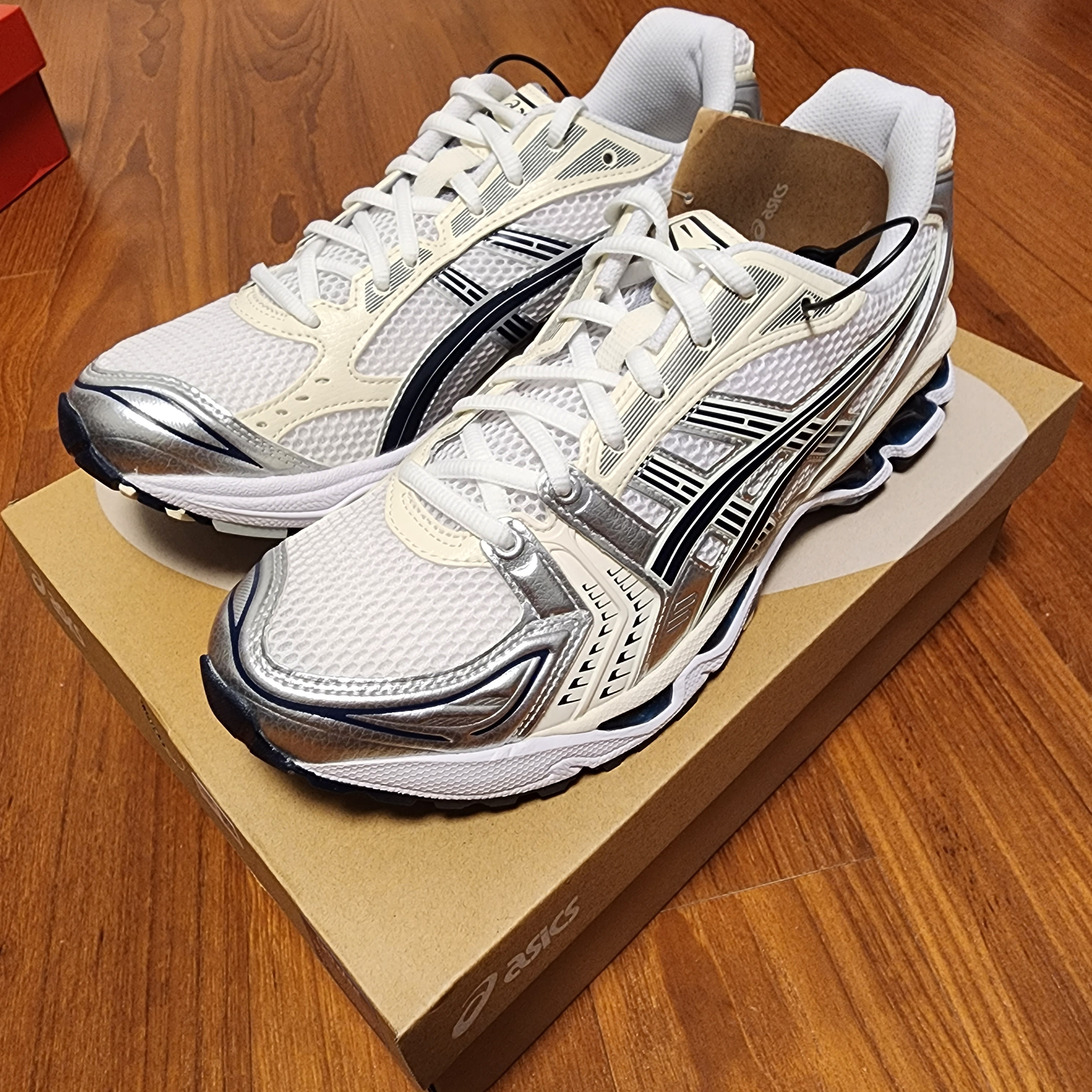 (W) Asics Gel-Kayano 14 White Midnight 착용 스타일 - 3