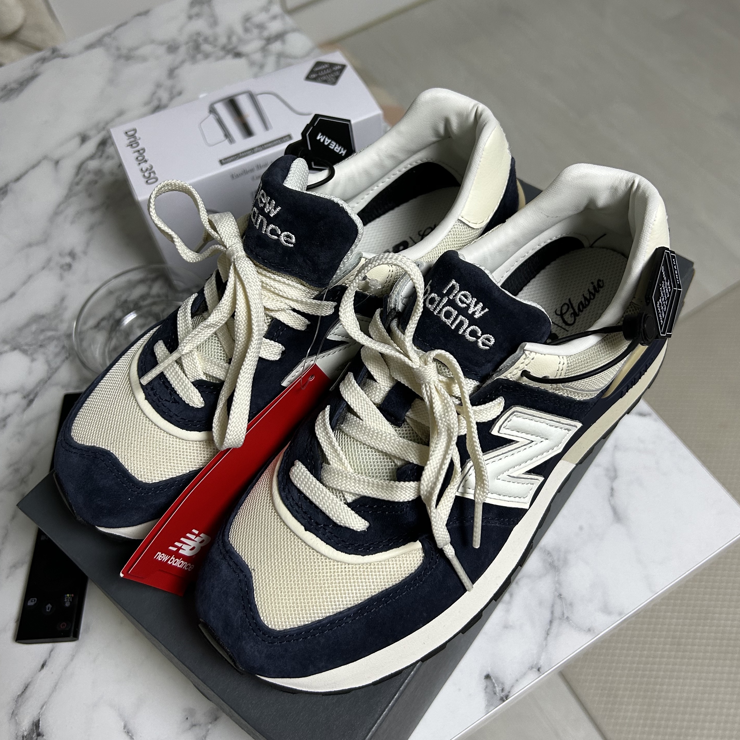 New Balance 574 Legacy Navy Blue 착용 스타일 - 2
