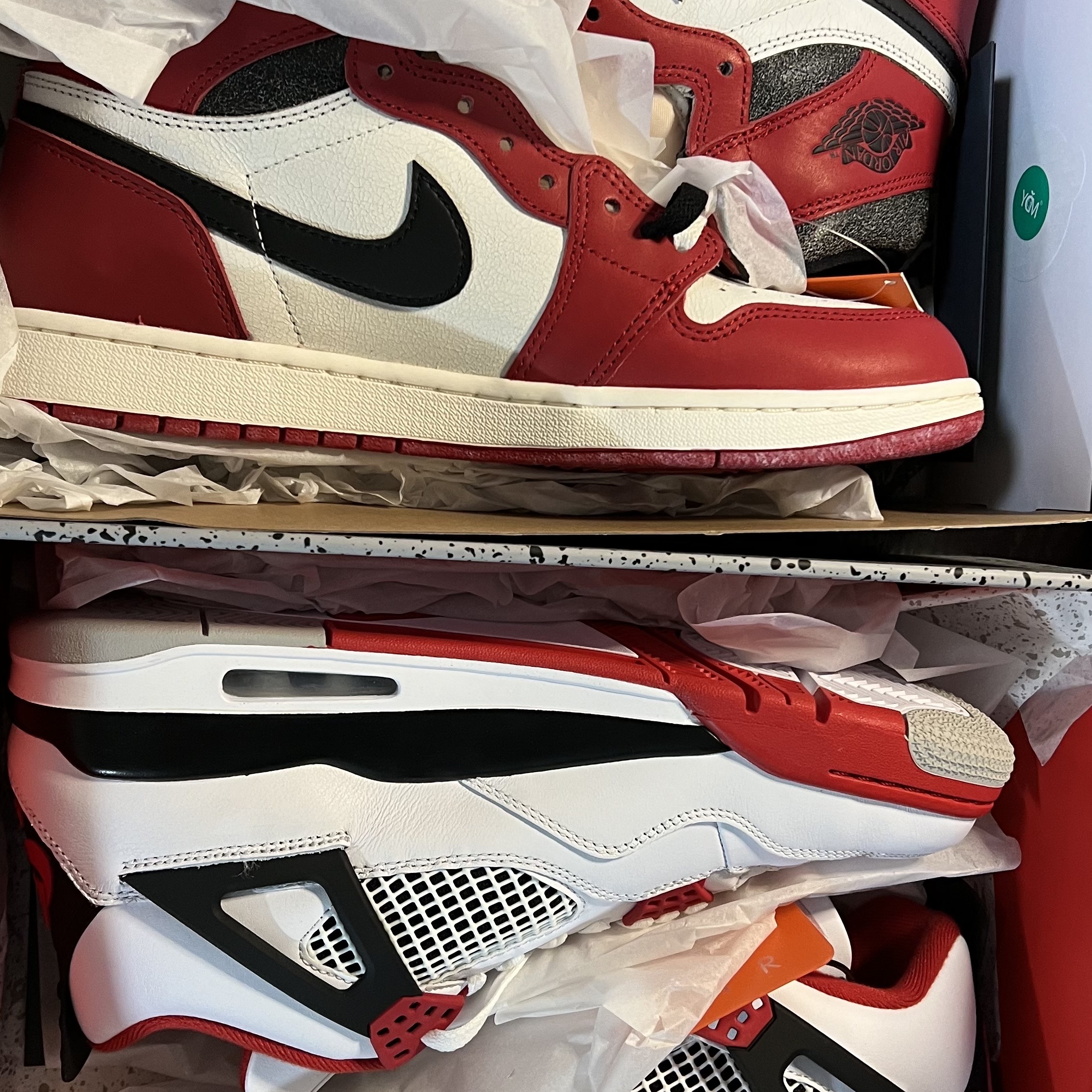 Jordan 1 Retro High OG Chicago 2022, Jordan 4 Retro OG Fire Red 2020 착용 스타일