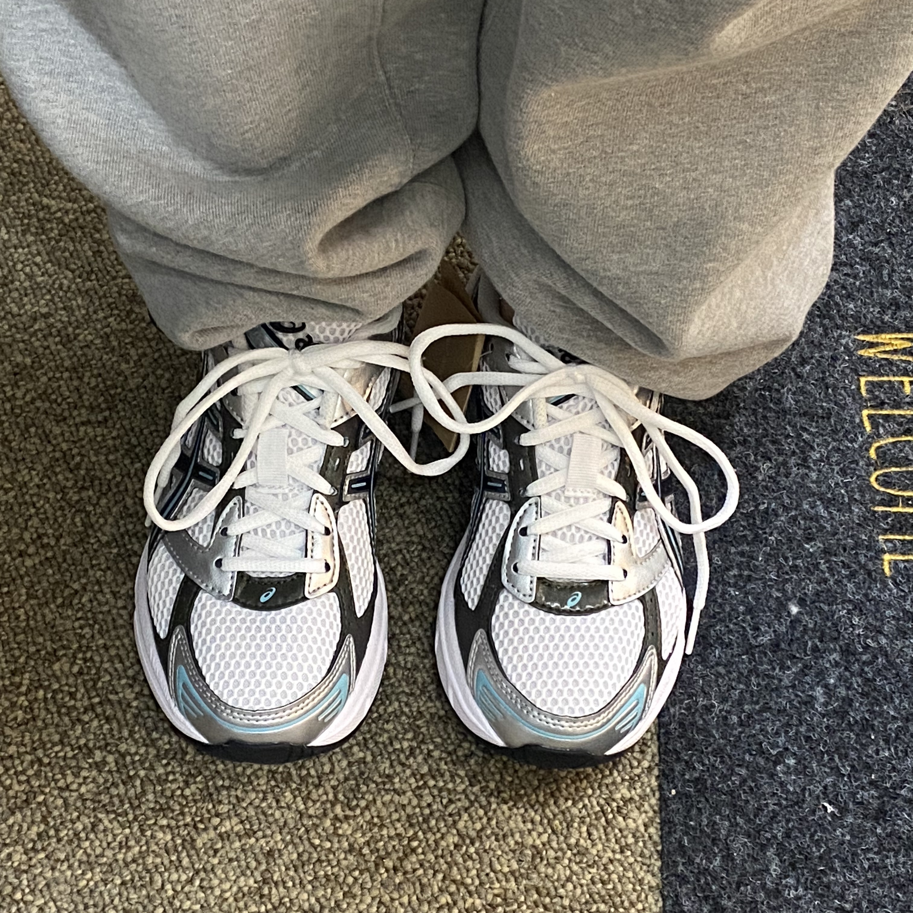 Asics Gel-1130 White Black Mint 착용 스타일 - 1