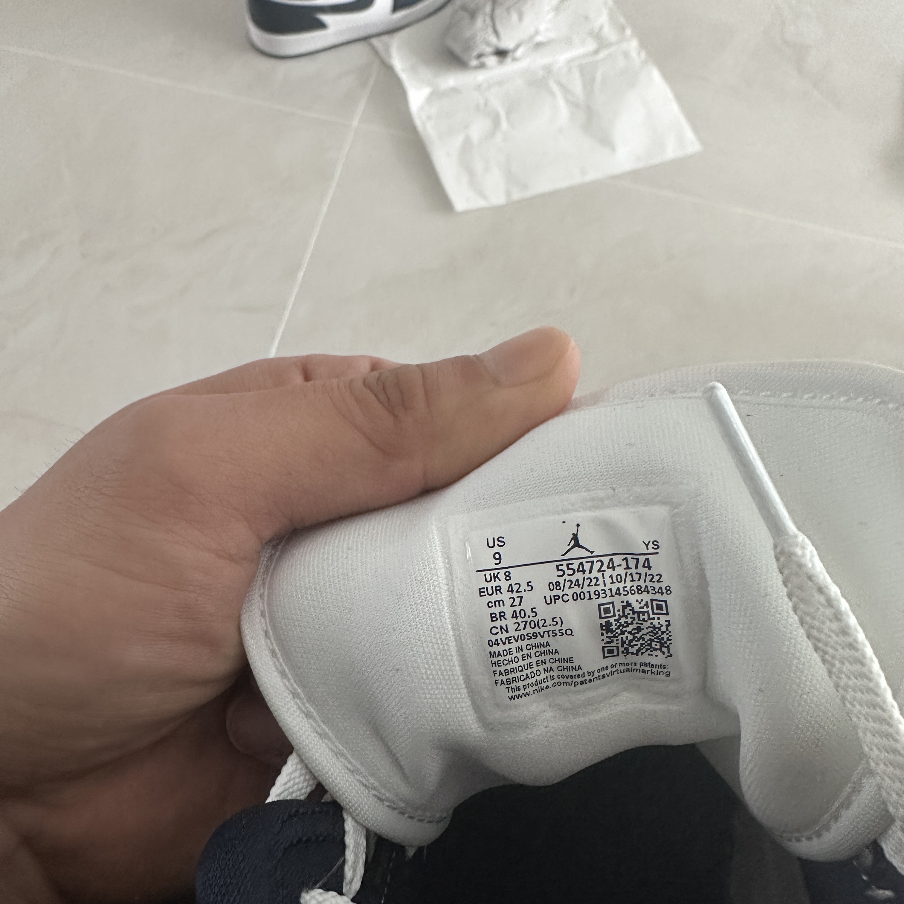Jordan 1 Mid White Metallic Gold Obsidian 착용 스타일 - 2