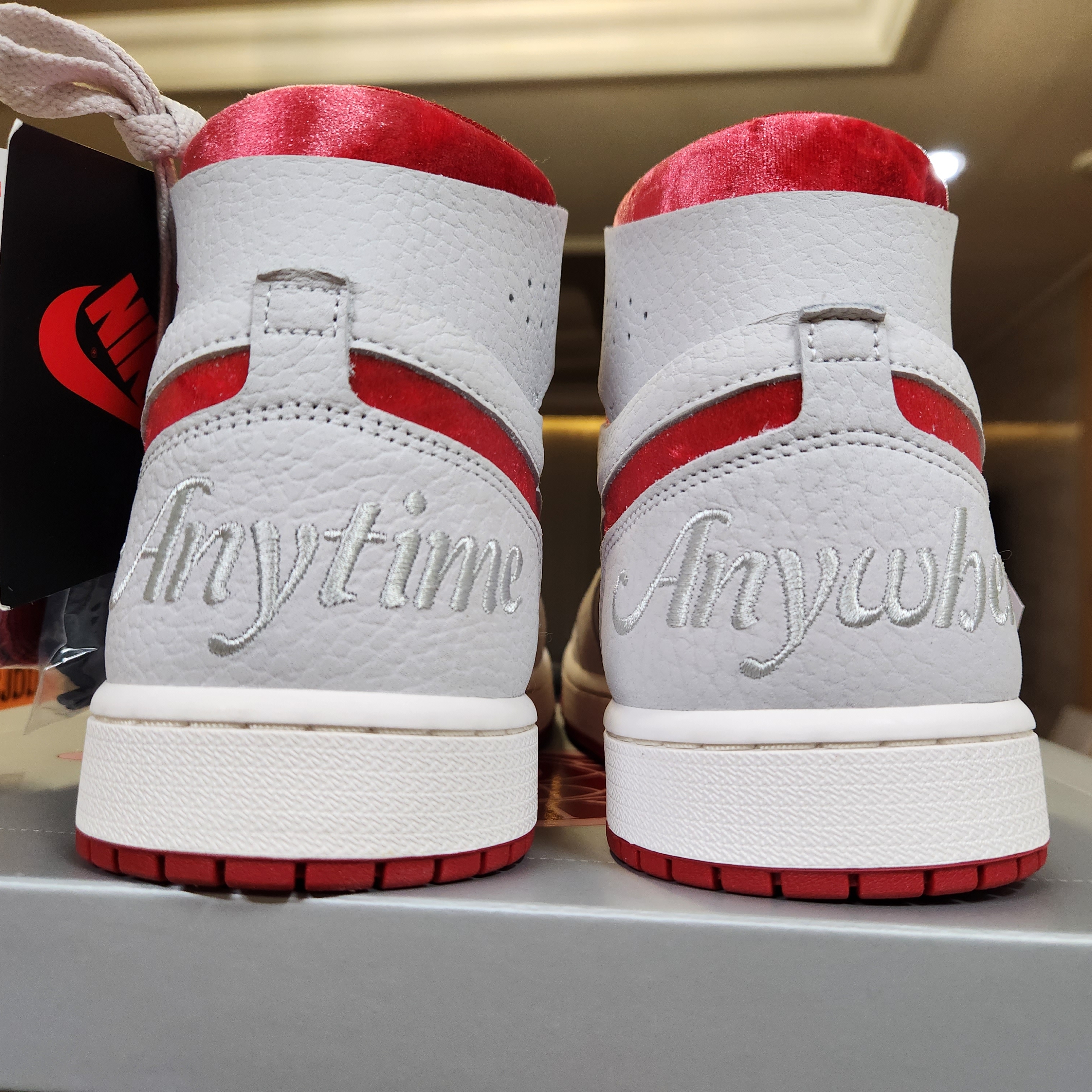 (W) Jordan 1 Zoom Air CMFT 2 Valentine's Day 착용 스타일 - 3
