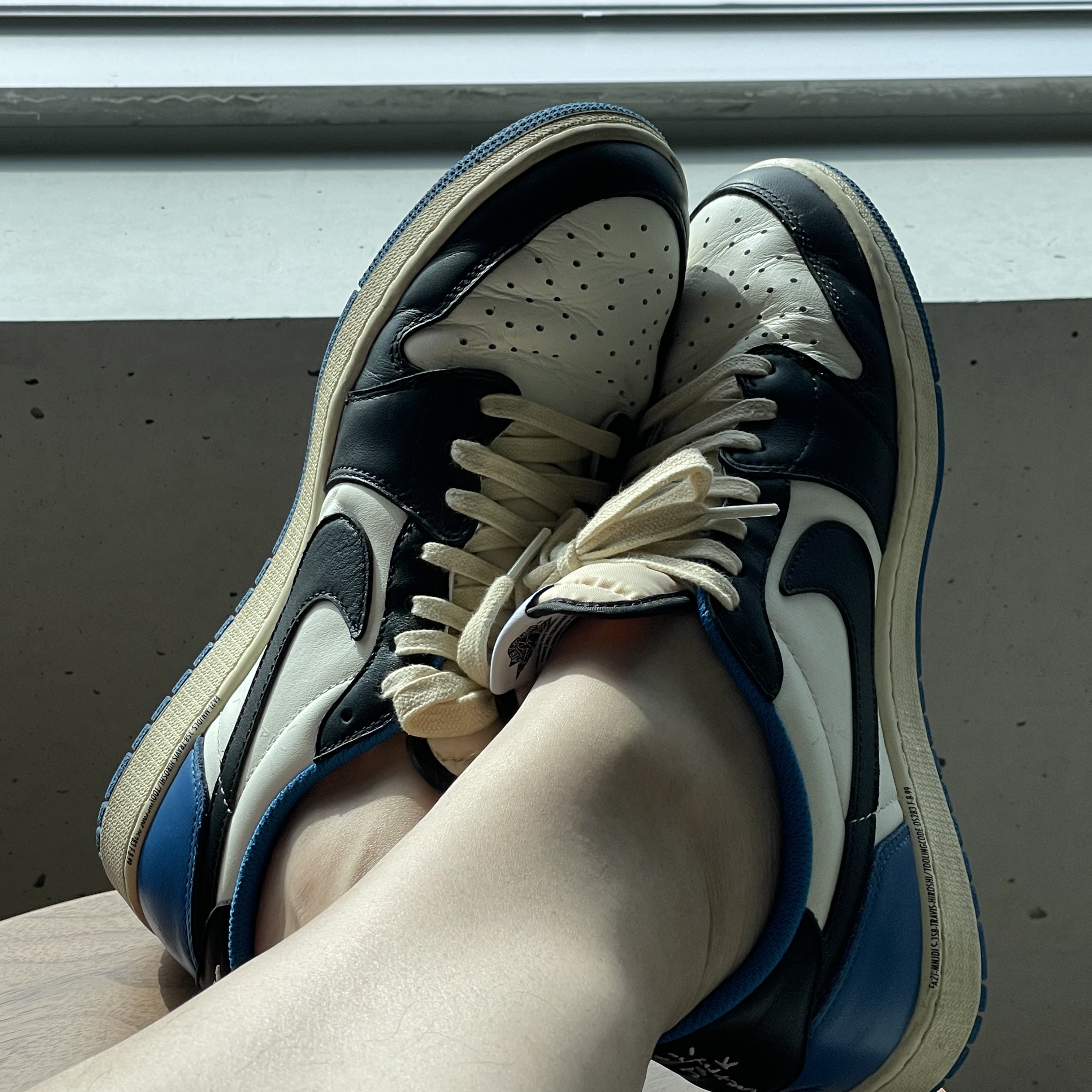 Jordan 1 x Travis Scott x Fragment Retro Low OG SP Military Blue 착용 스타일