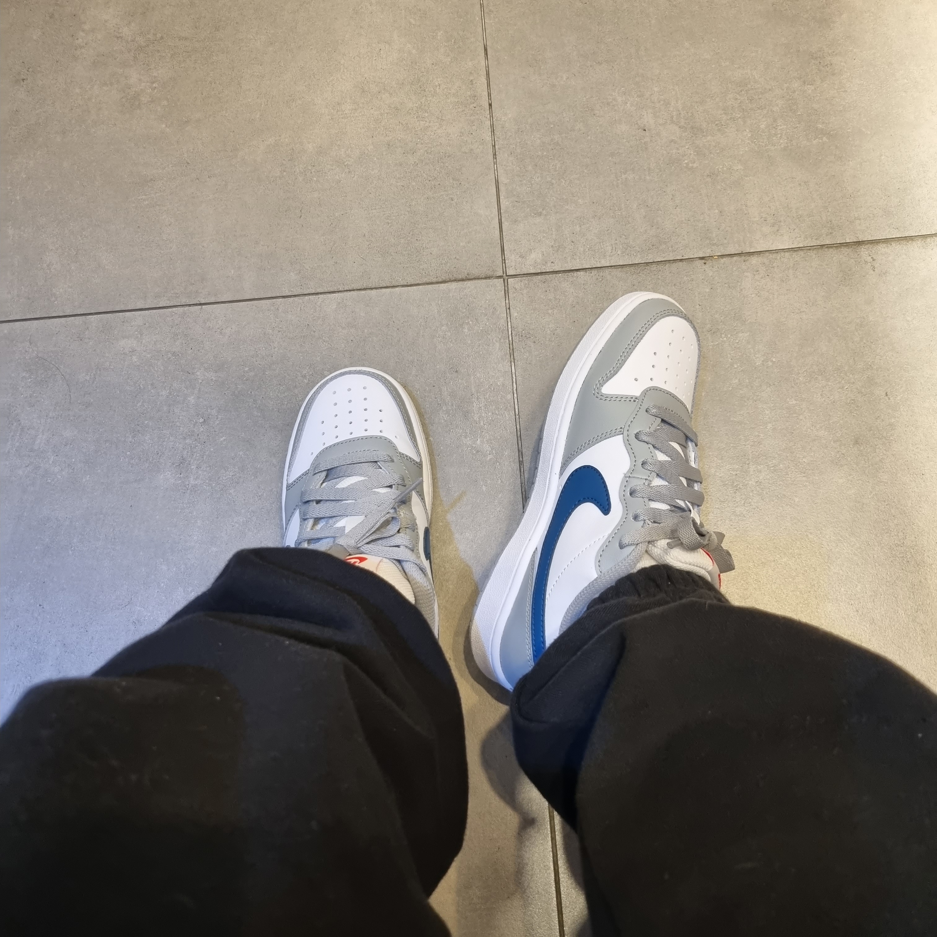 (GS) Nike Court Borough Low 2 Light Smoke Grey 착용 스타일 - 1