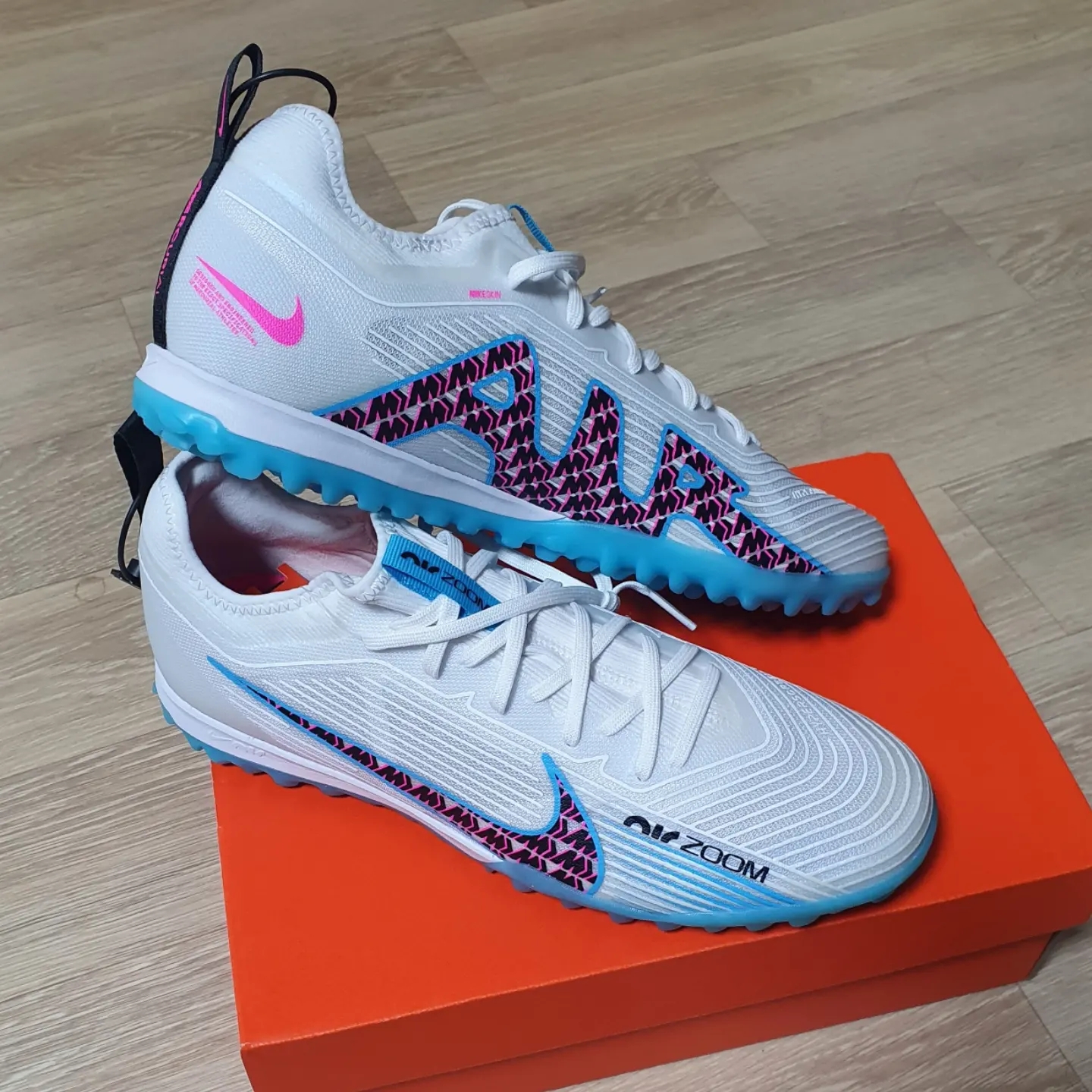 Nike Zoom Mercurial Vapor 15 Pro TF White Baltic Blue 착용 스타일 - 1