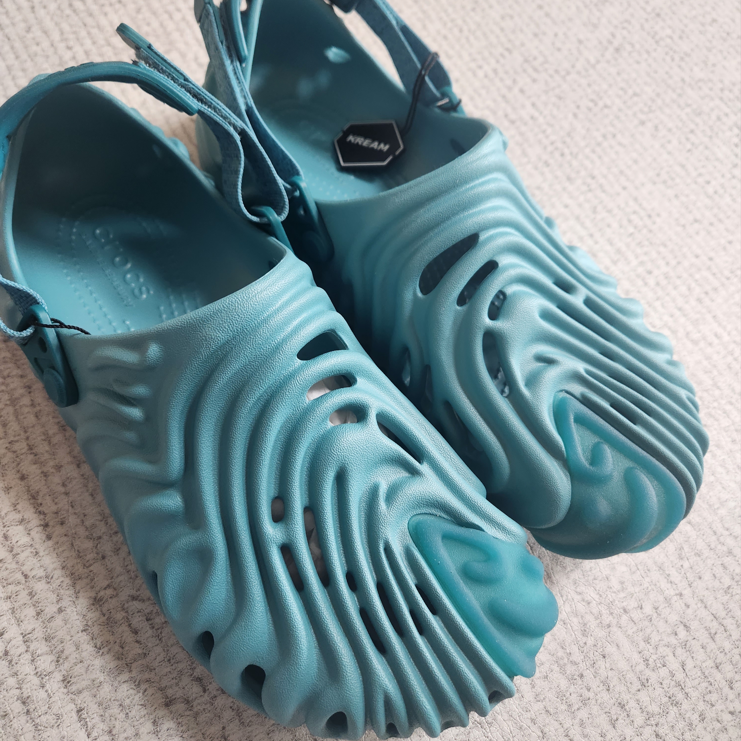 Crocs x Salehe Bembury Pollex Clog Tide 착용 스타일 - 2