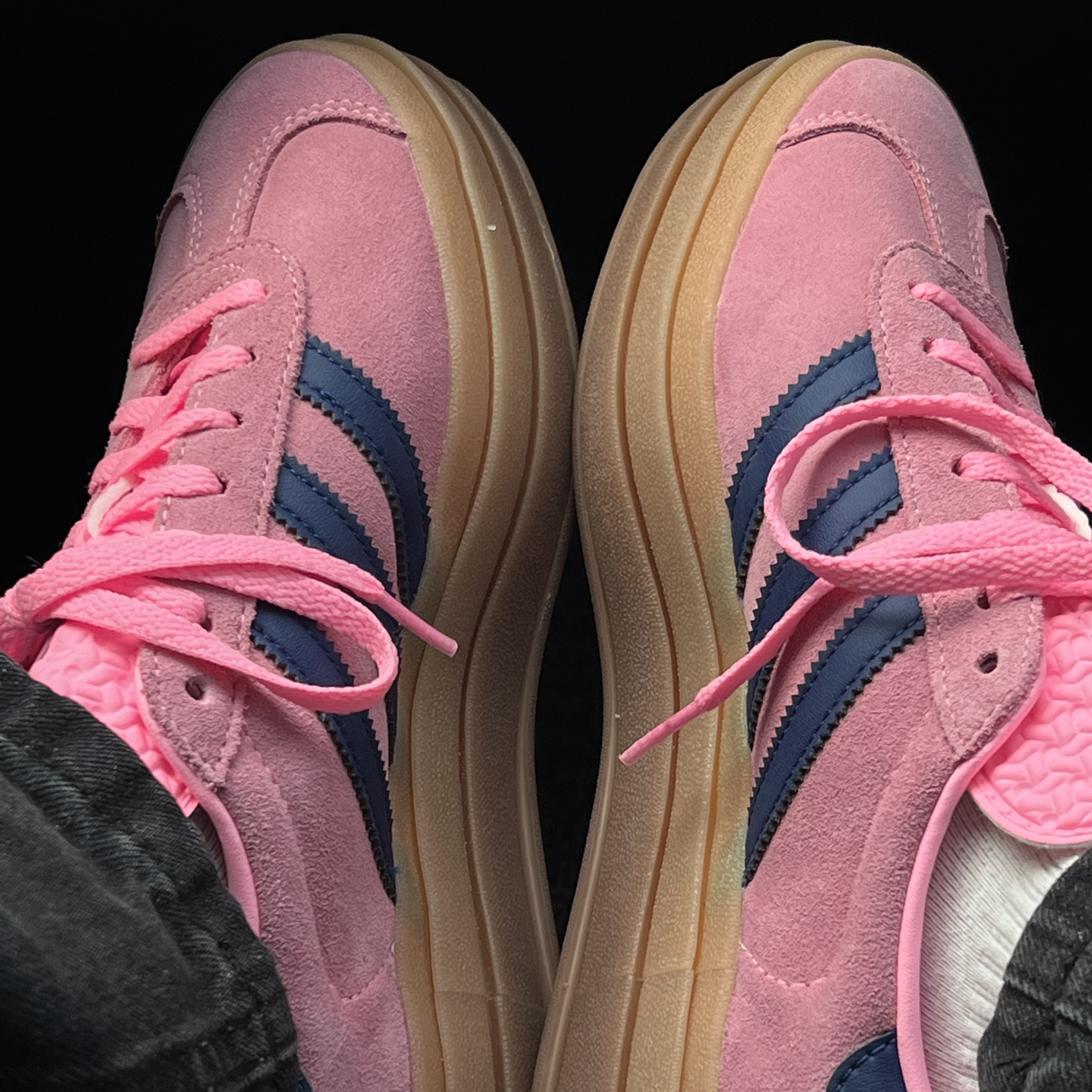 (W) Adidas Gazelle Bold Pink Glow Victory Blue 착용 스타일 - 2