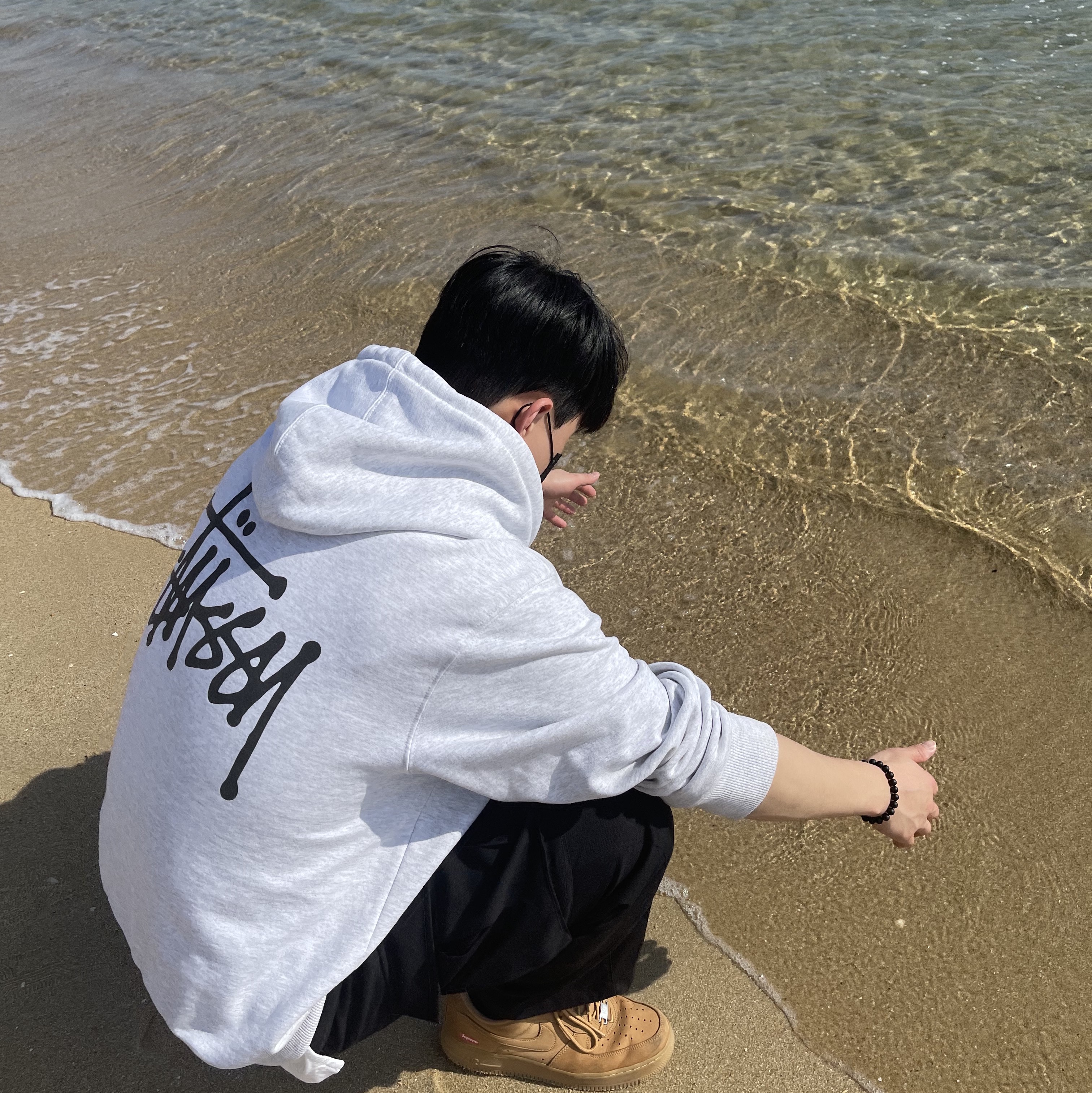 Nike x Supreme Air Force 1 Low Flax, Stussy Basic Stussy Hoodie Ash Heather 2022 착용 스타일